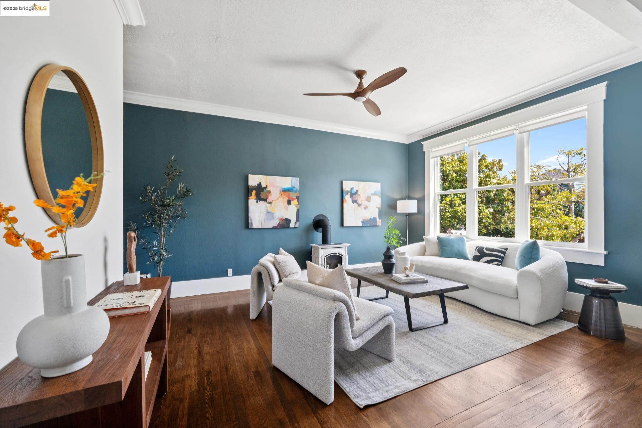Detail Gallery Image 6 of 55 For 682 33rd St, Oakland,  CA 94609 - 3 Beds | 2 Baths