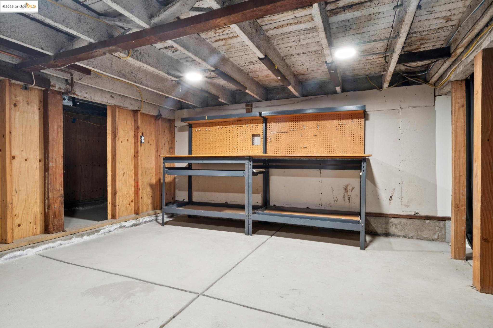 Detail Gallery Image 51 of 55 For 682 33rd St, Oakland,  CA 94609 - 3 Beds | 2 Baths