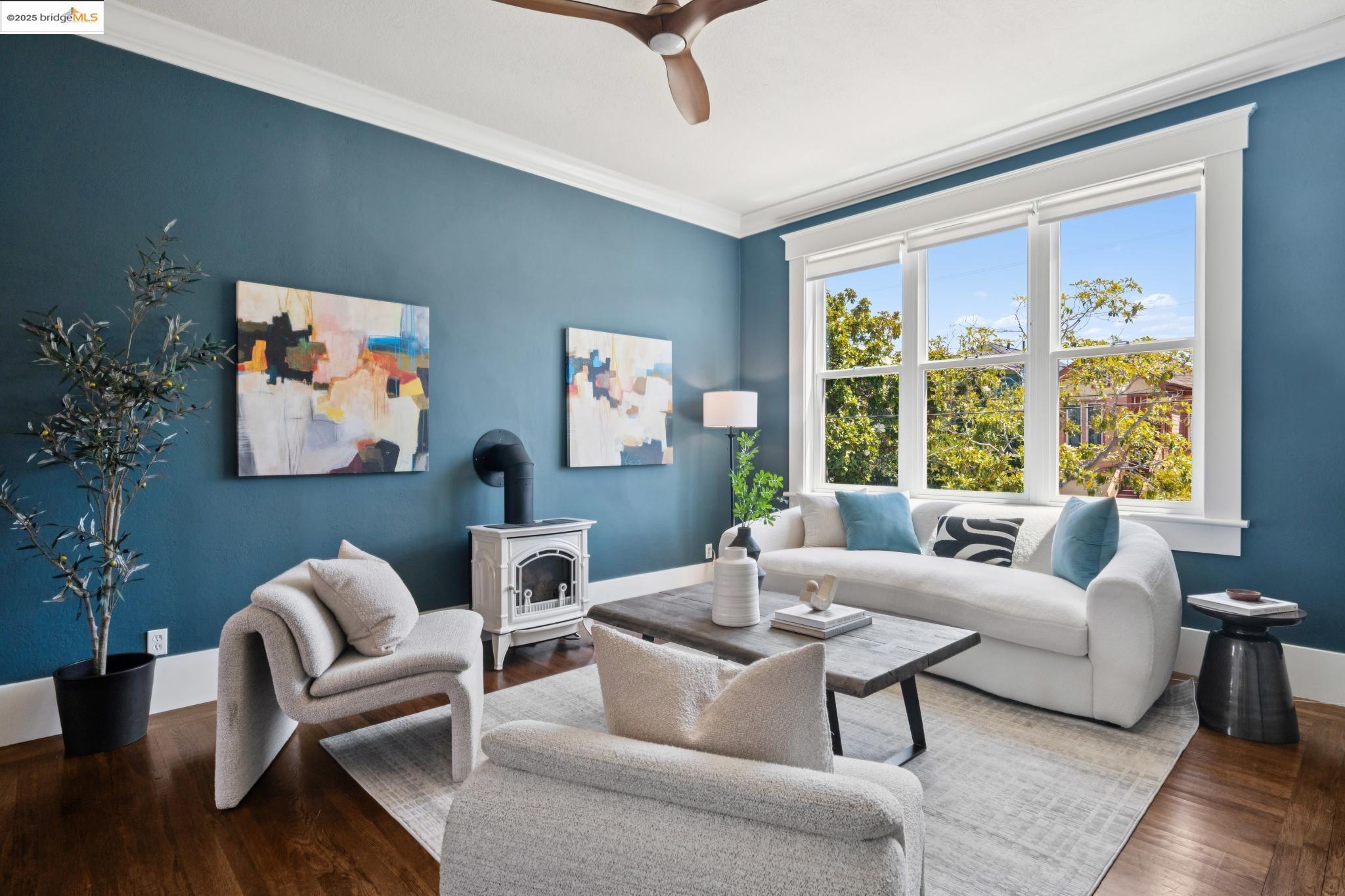 Detail Gallery Image 7 of 55 For 682 33rd St, Oakland,  CA 94609 - 3 Beds | 2 Baths