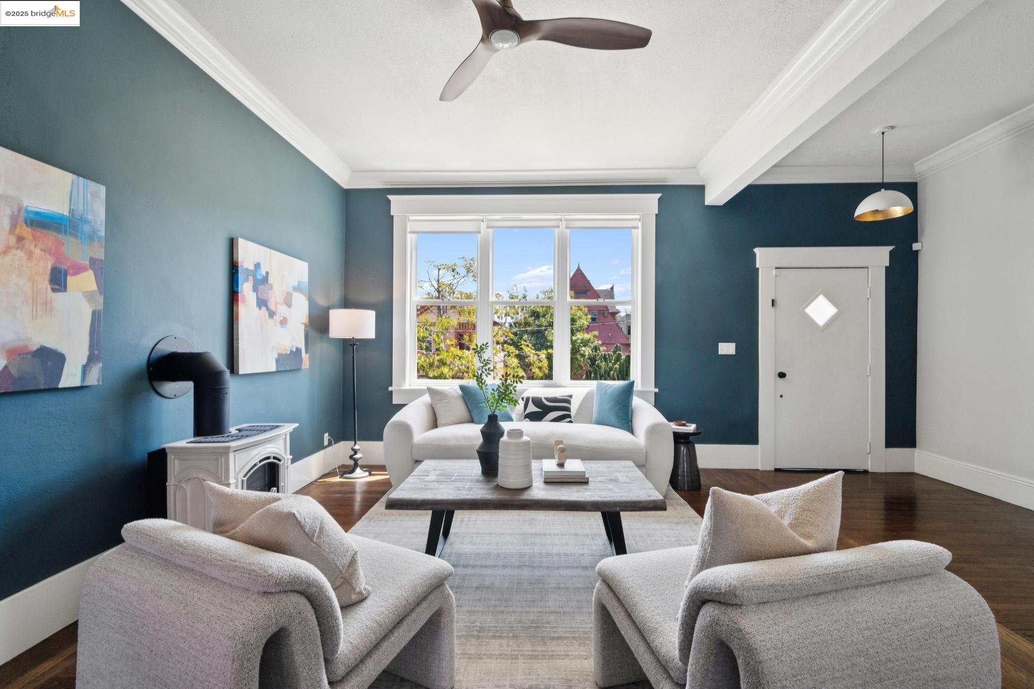 Detail Gallery Image 8 of 55 For 682 33rd St, Oakland,  CA 94609 - 3 Beds | 2 Baths