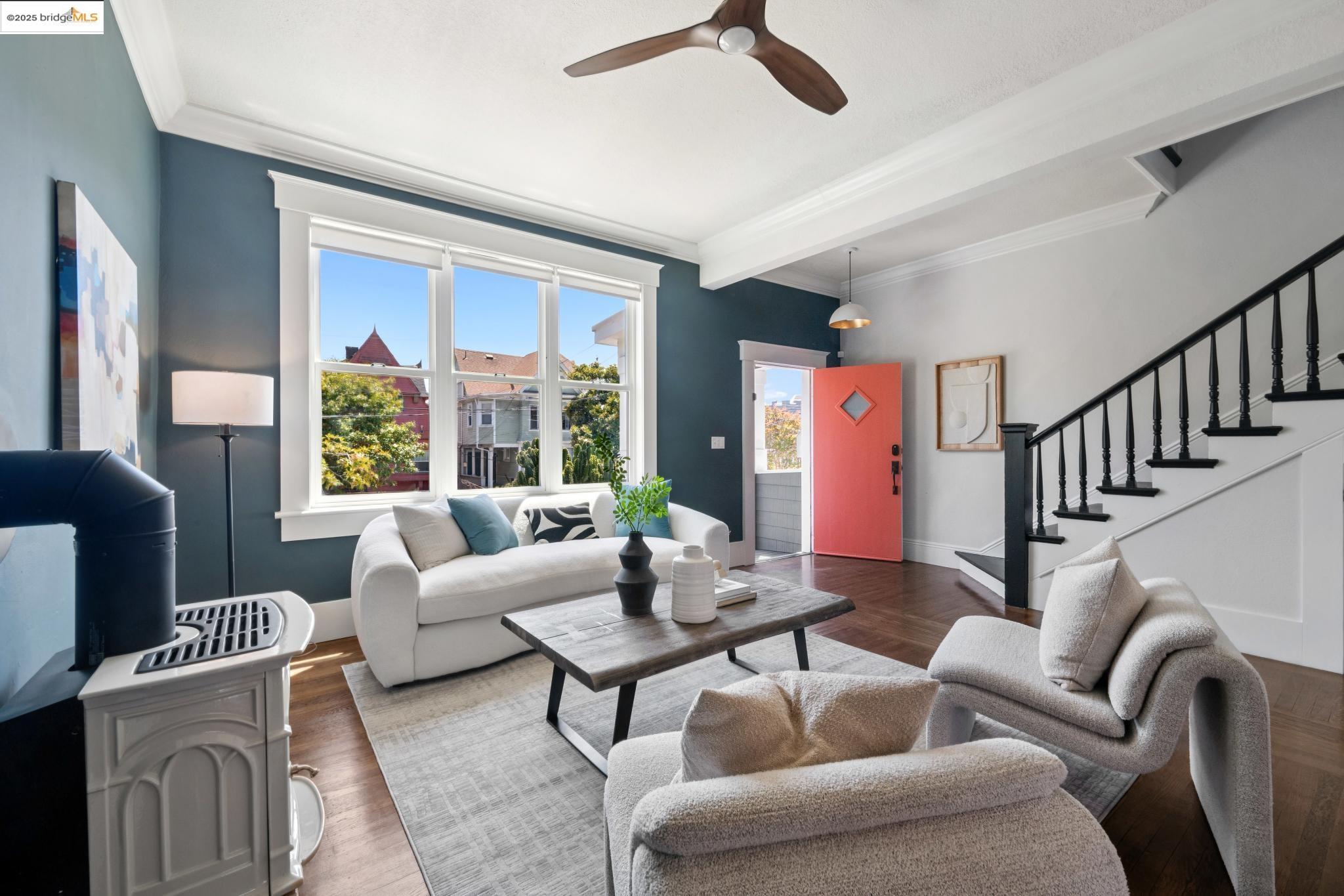 Detail Gallery Image 9 of 55 For 682 33rd St, Oakland,  CA 94609 - 3 Beds | 2 Baths