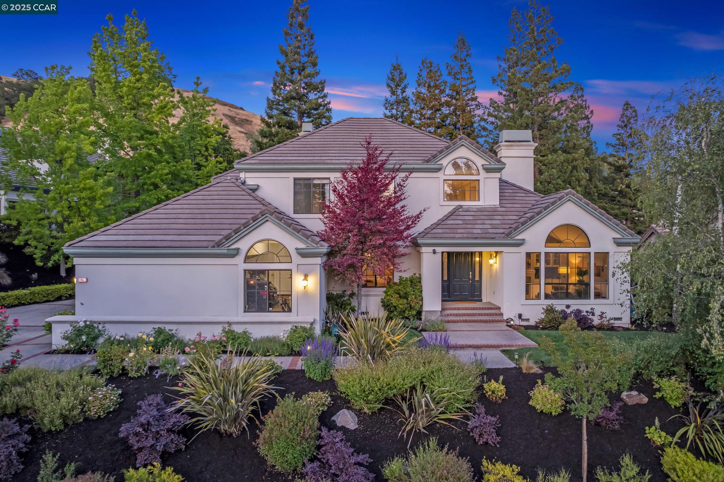 Detail Gallery Image 2 of 59 For 40 Oak Trail Ct, Alamo,  CA 94507 - 4 Beds | 3/1 Baths