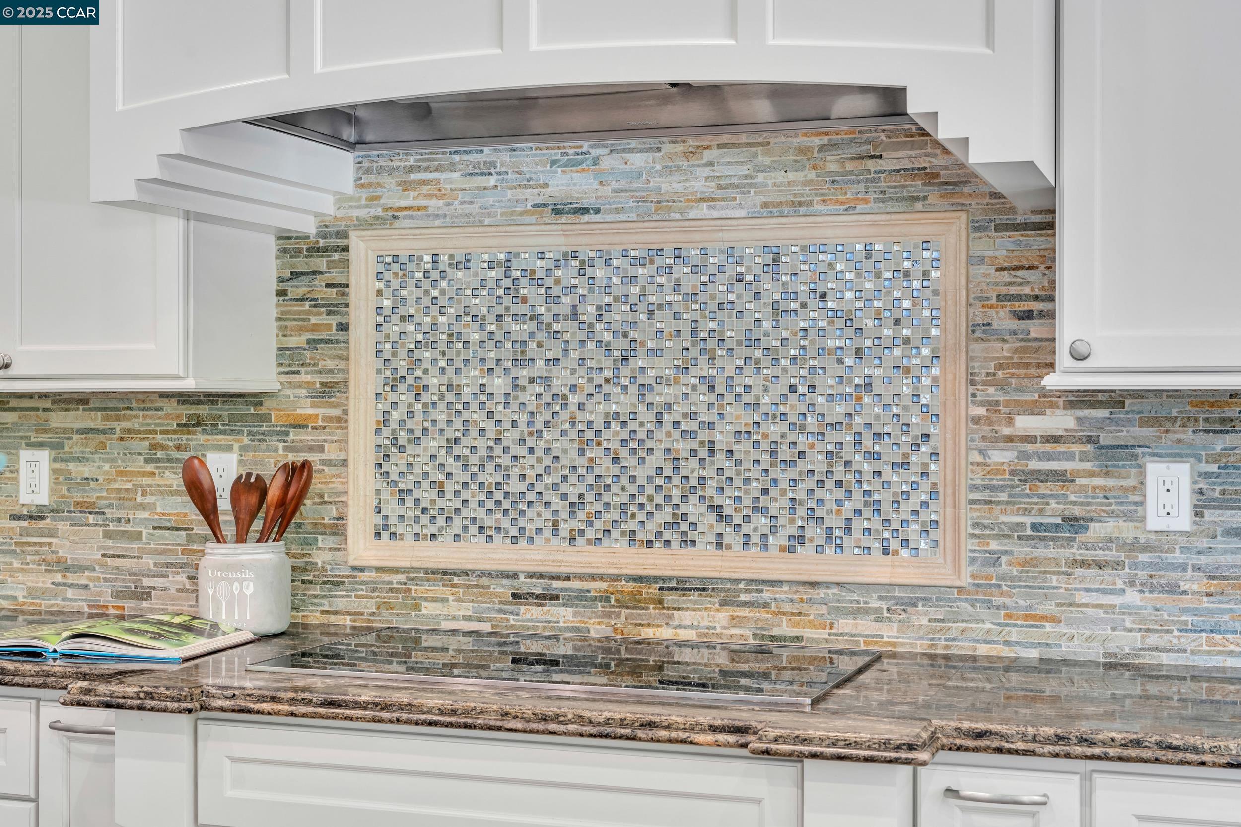Detail Gallery Image 12 of 59 For 40 Oak Trail Ct, Alamo,  CA 94507 - 4 Beds | 3/1 Baths