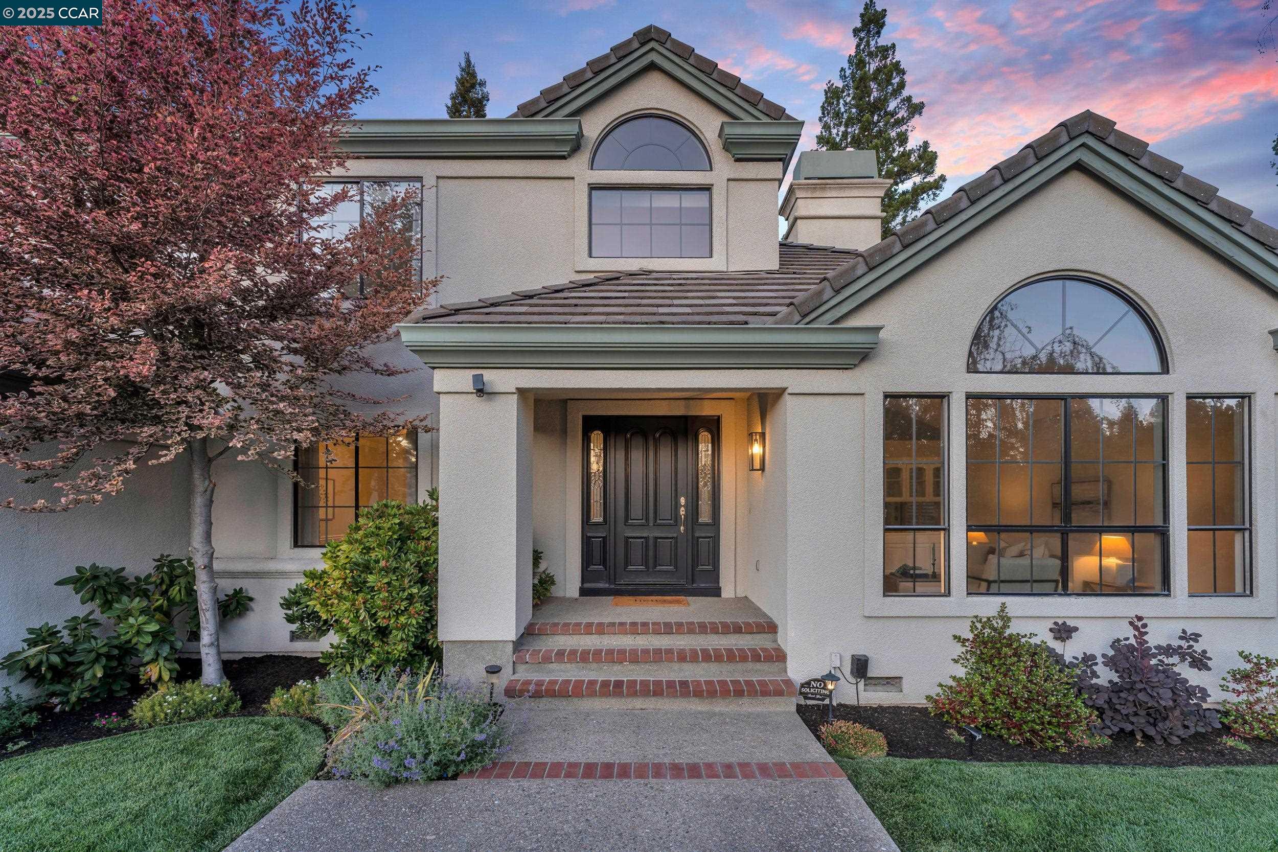Detail Gallery Image 3 of 59 For 40 Oak Trail Ct, Alamo,  CA 94507 - 4 Beds | 3/1 Baths