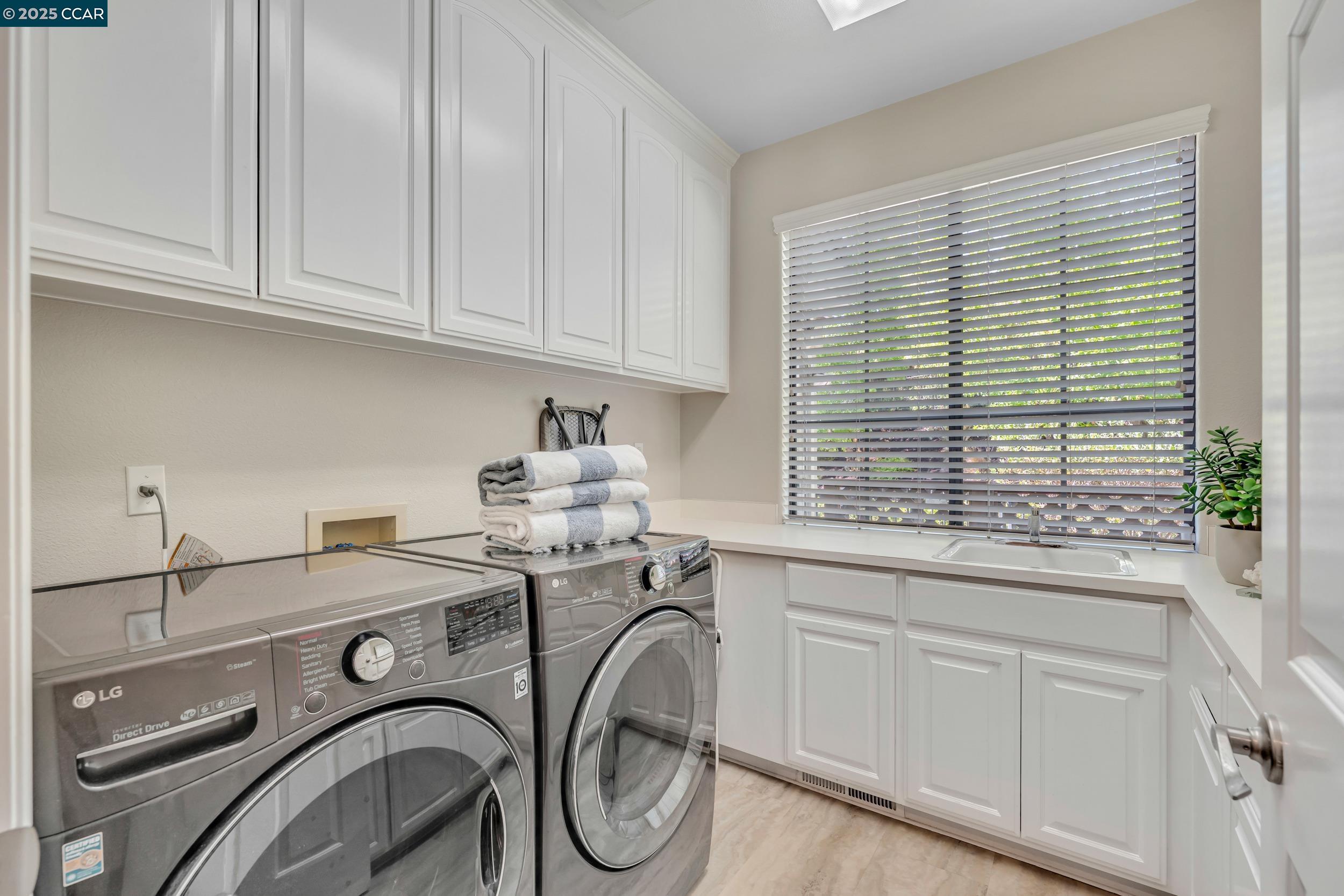 Detail Gallery Image 23 of 59 For 40 Oak Trail Ct, Alamo,  CA 94507 - 4 Beds | 3/1 Baths