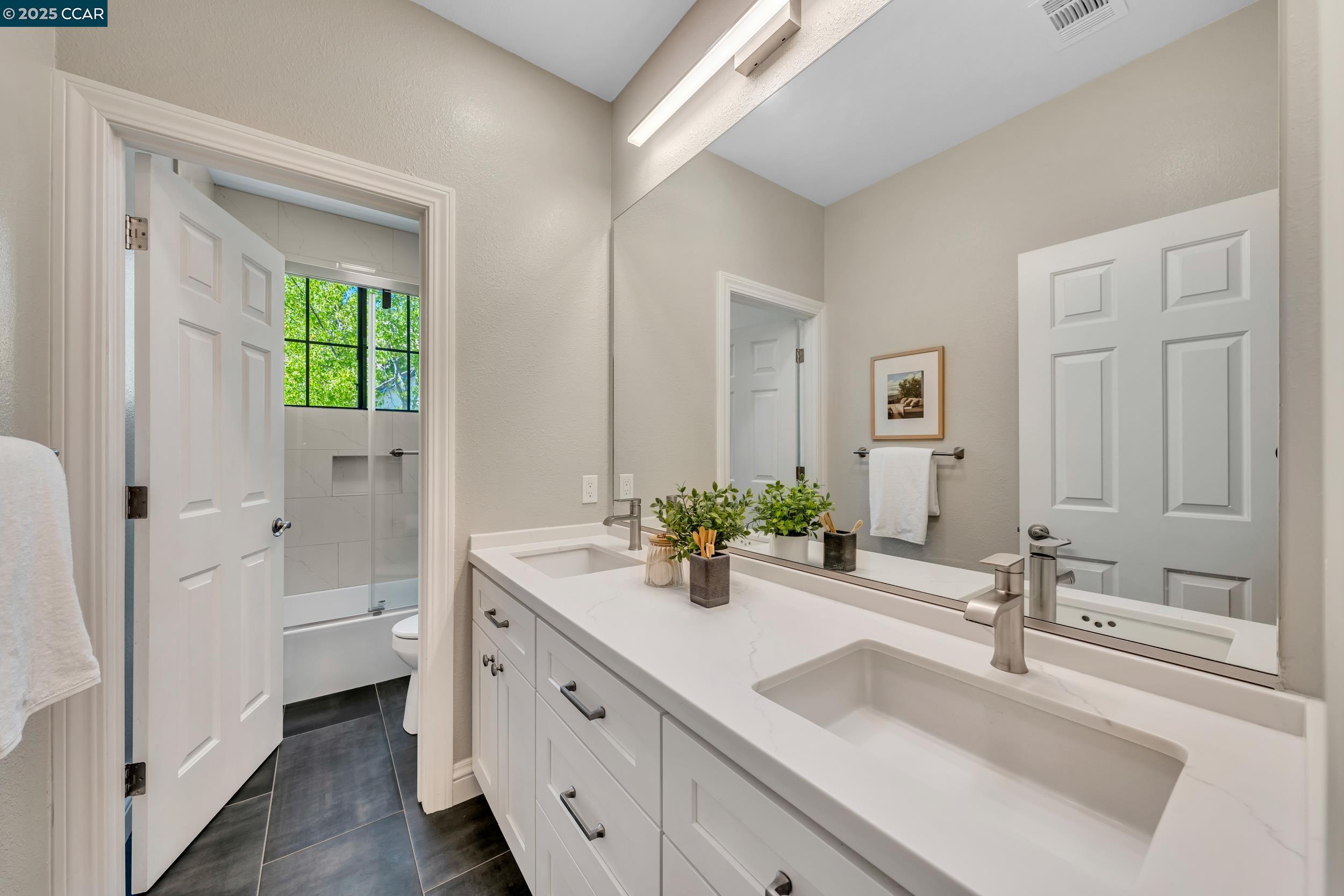 Detail Gallery Image 39 of 59 For 40 Oak Trail Ct, Alamo,  CA 94507 - 4 Beds | 3/1 Baths