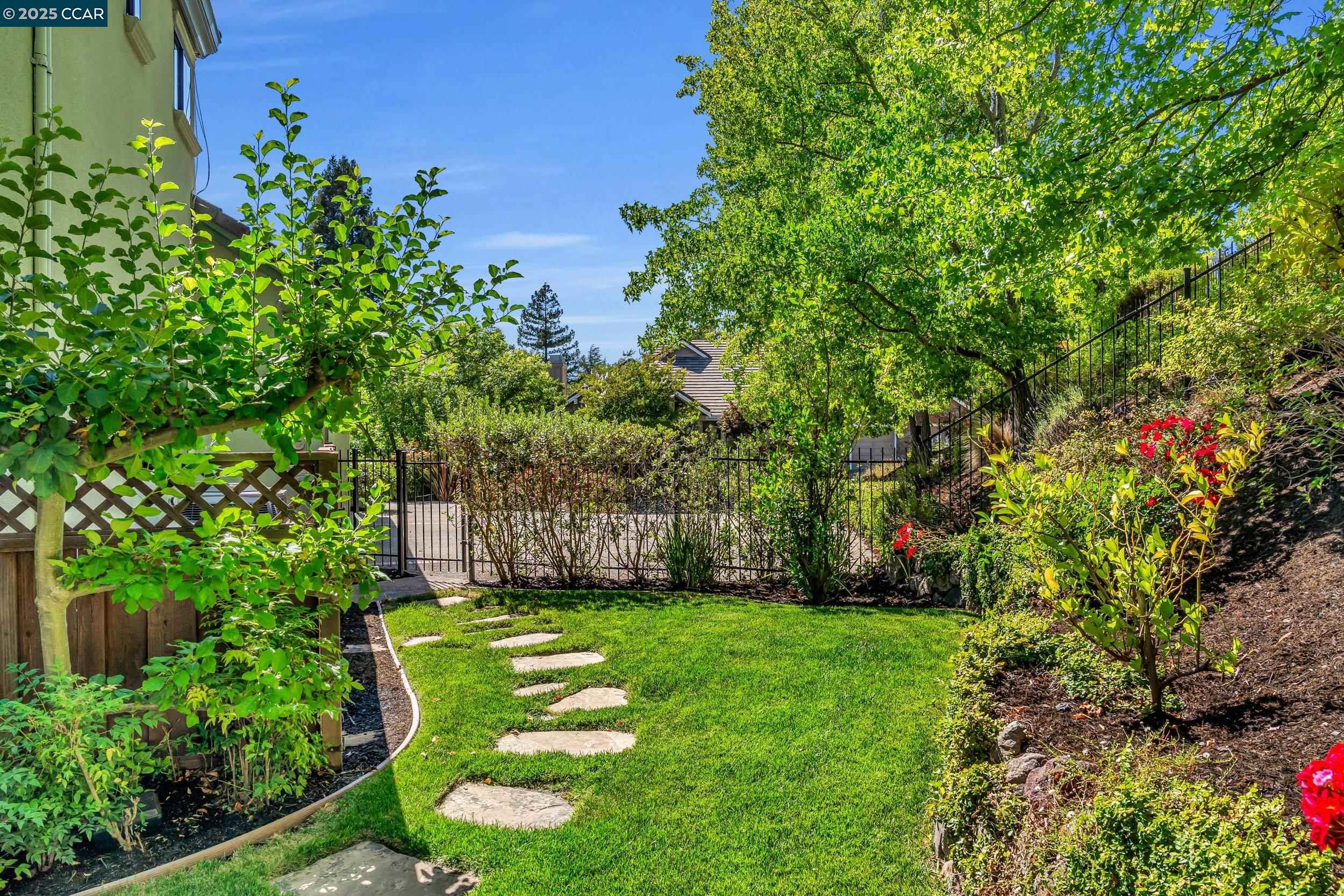Detail Gallery Image 50 of 59 For 40 Oak Trail Ct, Alamo,  CA 94507 - 4 Beds | 3/1 Baths
