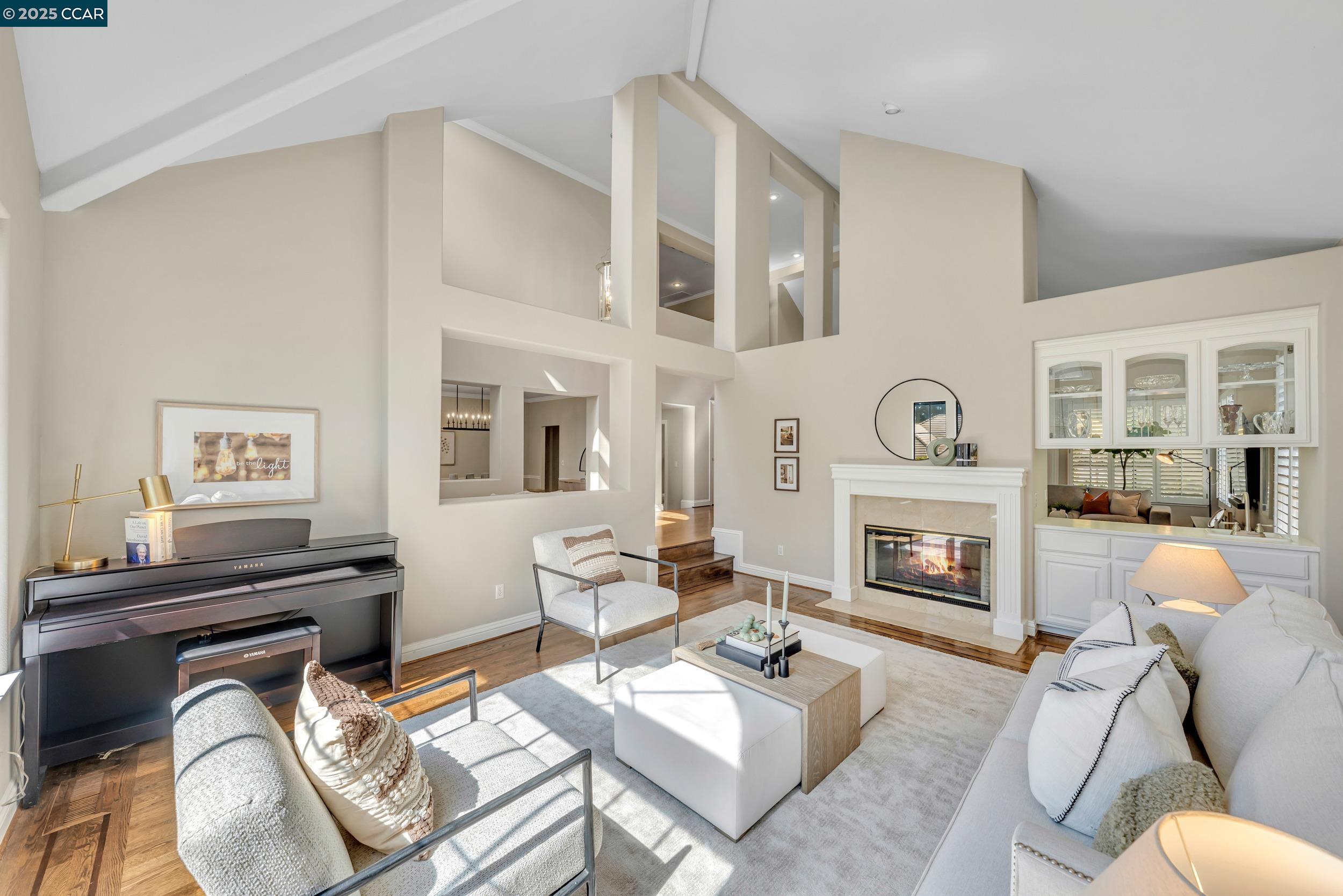 Detail Gallery Image 6 of 59 For 40 Oak Trail Ct, Alamo,  CA 94507 - 4 Beds | 3/1 Baths