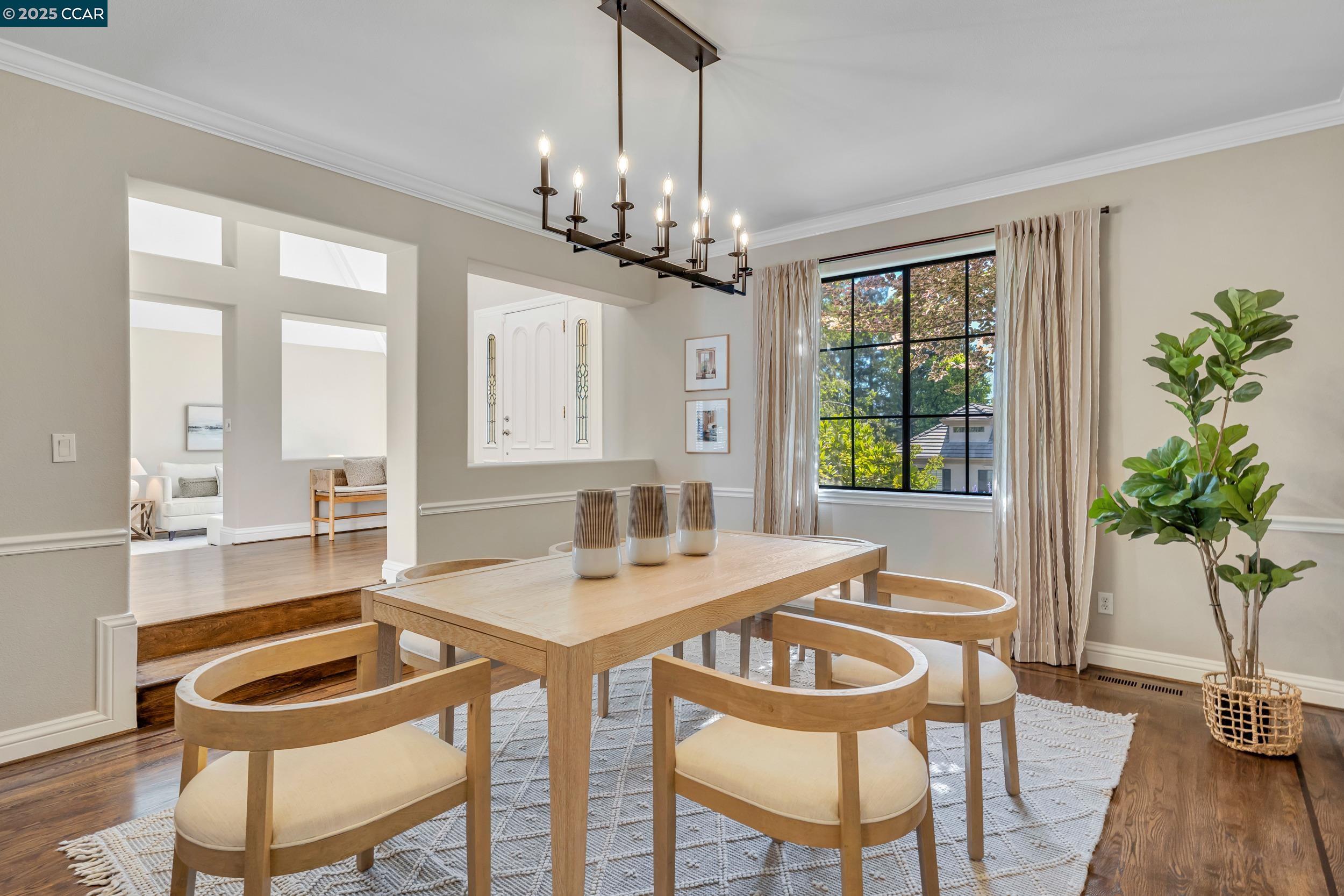 Detail Gallery Image 7 of 59 For 40 Oak Trail Ct, Alamo,  CA 94507 - 4 Beds | 3/1 Baths