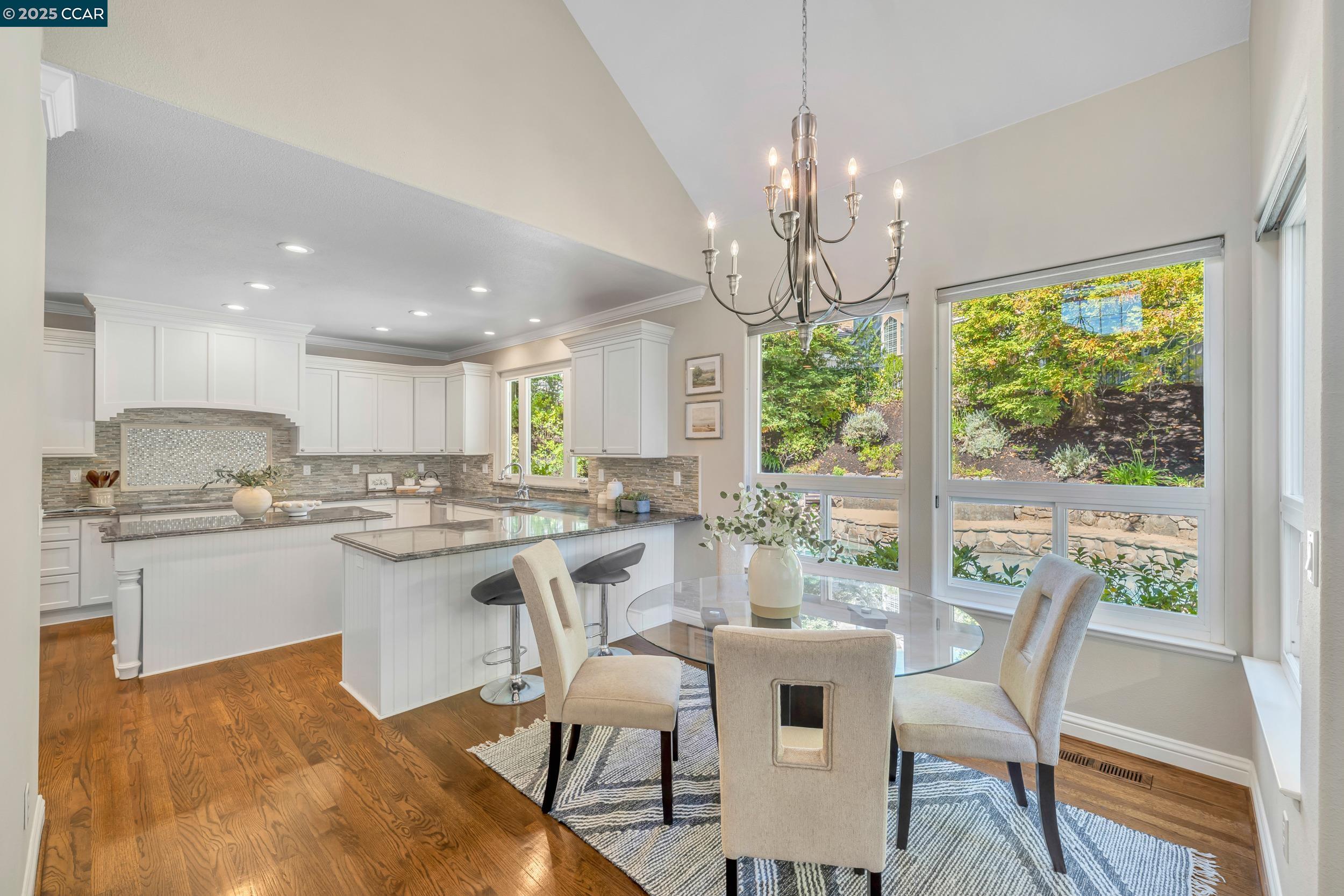Detail Gallery Image 9 of 59 For 40 Oak Trail Ct, Alamo,  CA 94507 - 4 Beds | 3/1 Baths