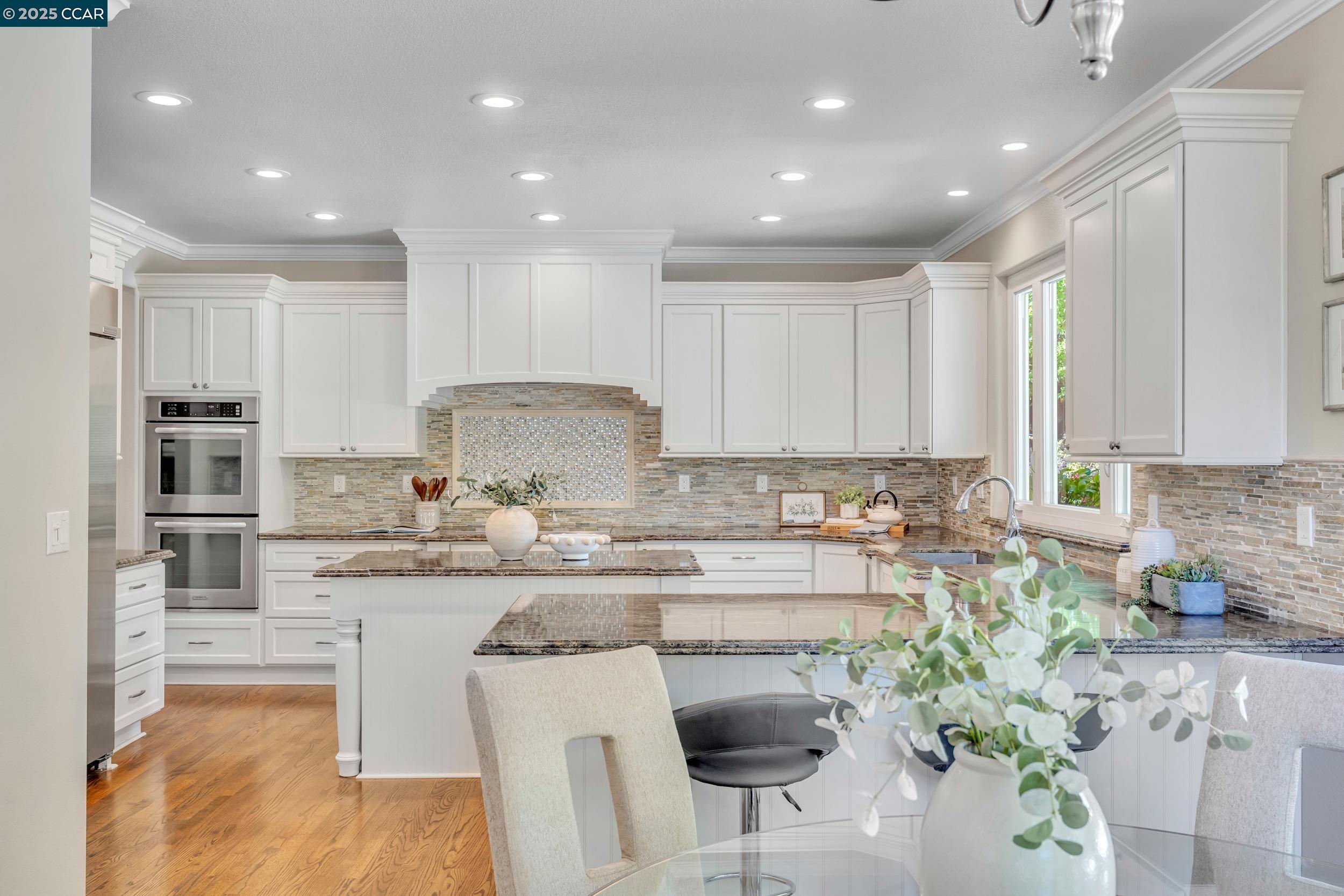 Detail Gallery Image 10 of 59 For 40 Oak Trail Ct, Alamo,  CA 94507 - 4 Beds | 3/1 Baths