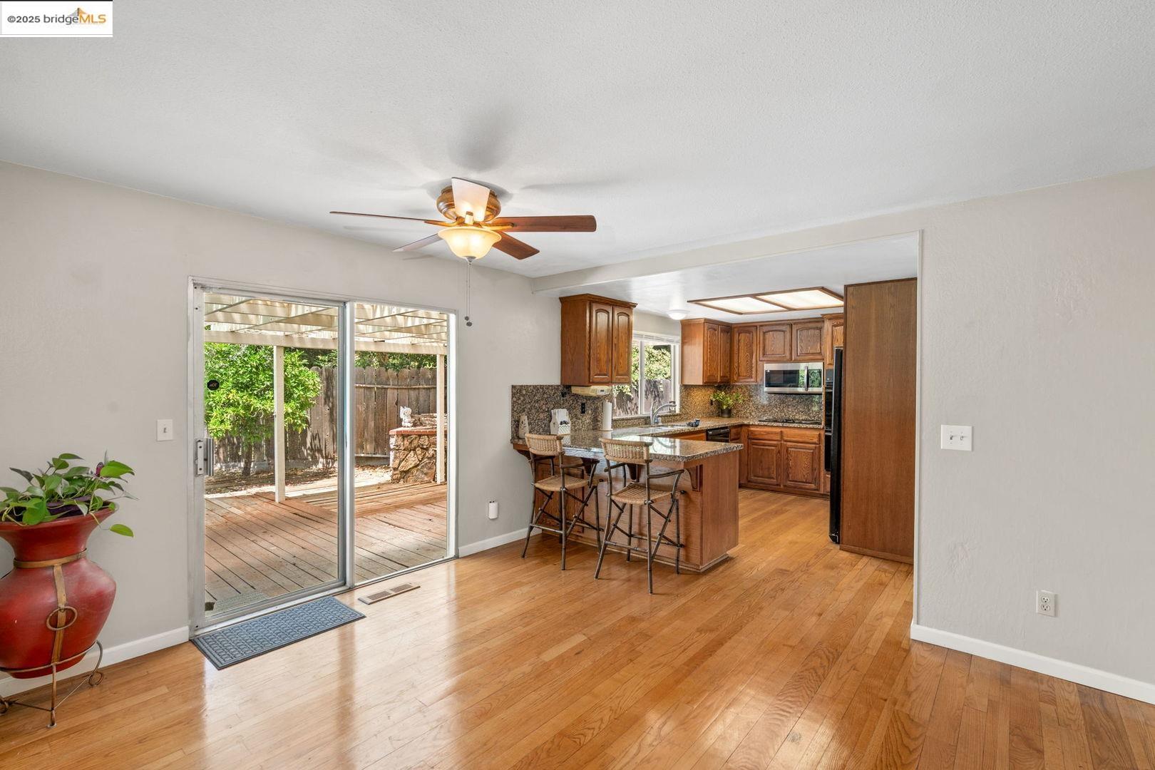 Detail Gallery Image 15 of 44 For 3300 Ashburton Dr, Antioch,  CA 94509 - 4 Beds | 2/1 Baths