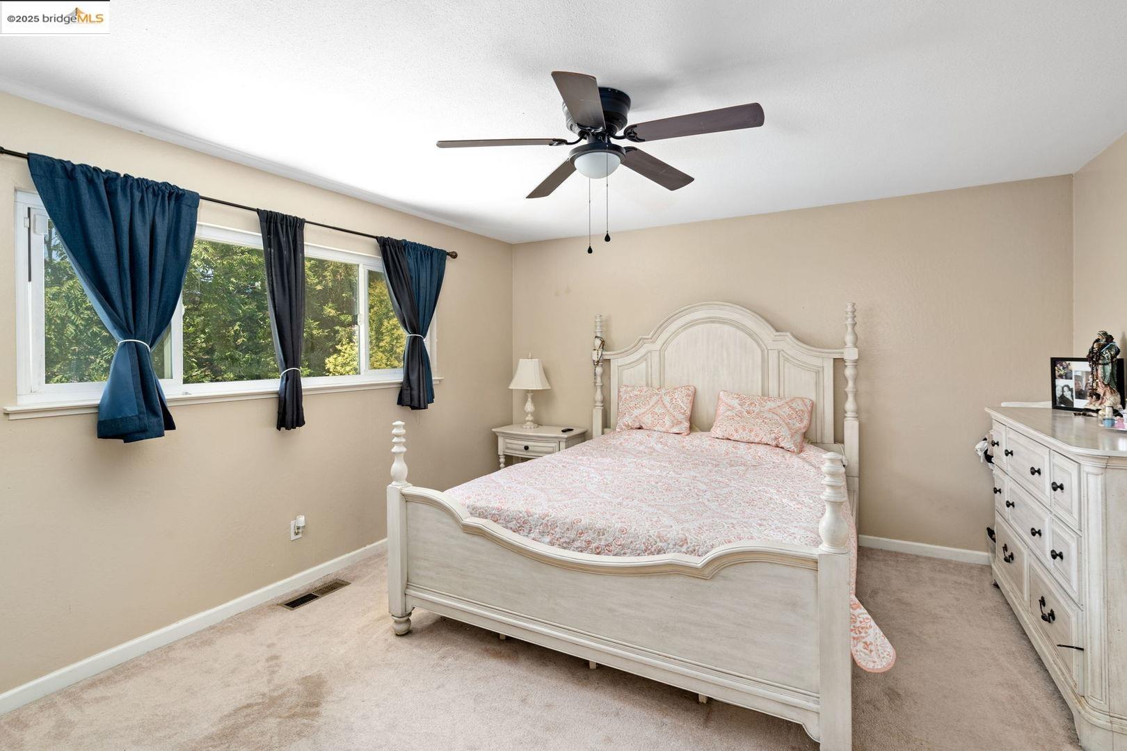 Detail Gallery Image 25 of 44 For 3300 Ashburton Dr, Antioch,  CA 94509 - 4 Beds | 2/1 Baths