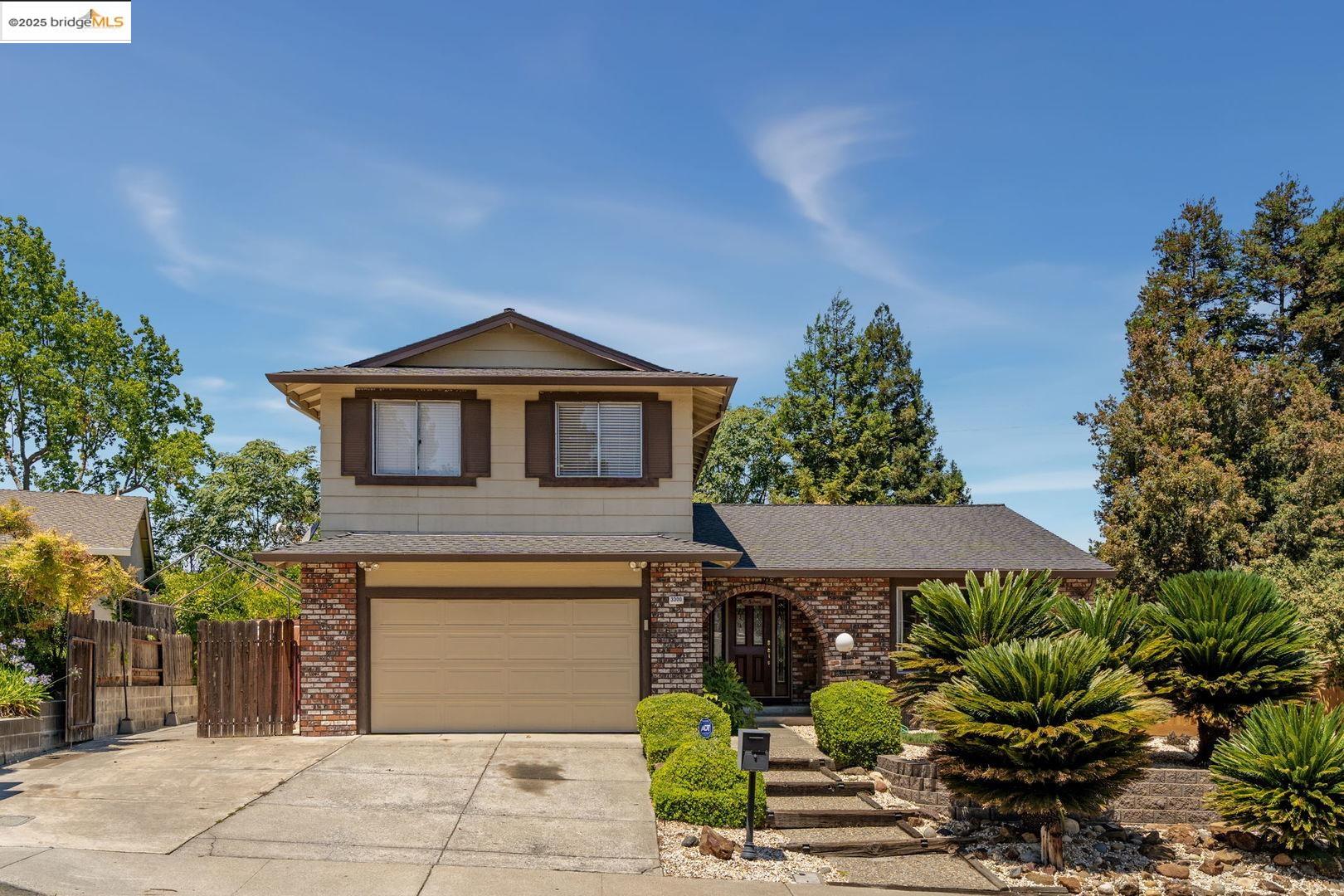 Detail Gallery Image 4 of 44 For 3300 Ashburton Dr, Antioch,  CA 94509 - 4 Beds | 2/1 Baths