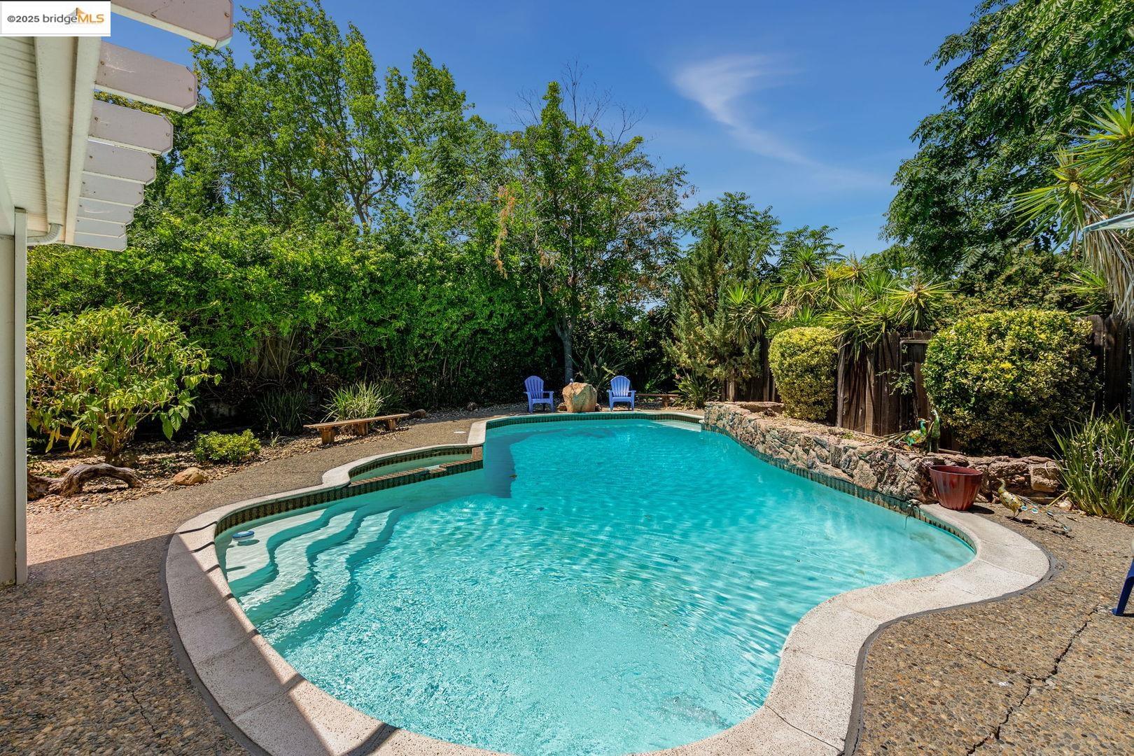 Detail Gallery Image 35 of 44 For 3300 Ashburton Dr, Antioch,  CA 94509 - 4 Beds | 2/1 Baths