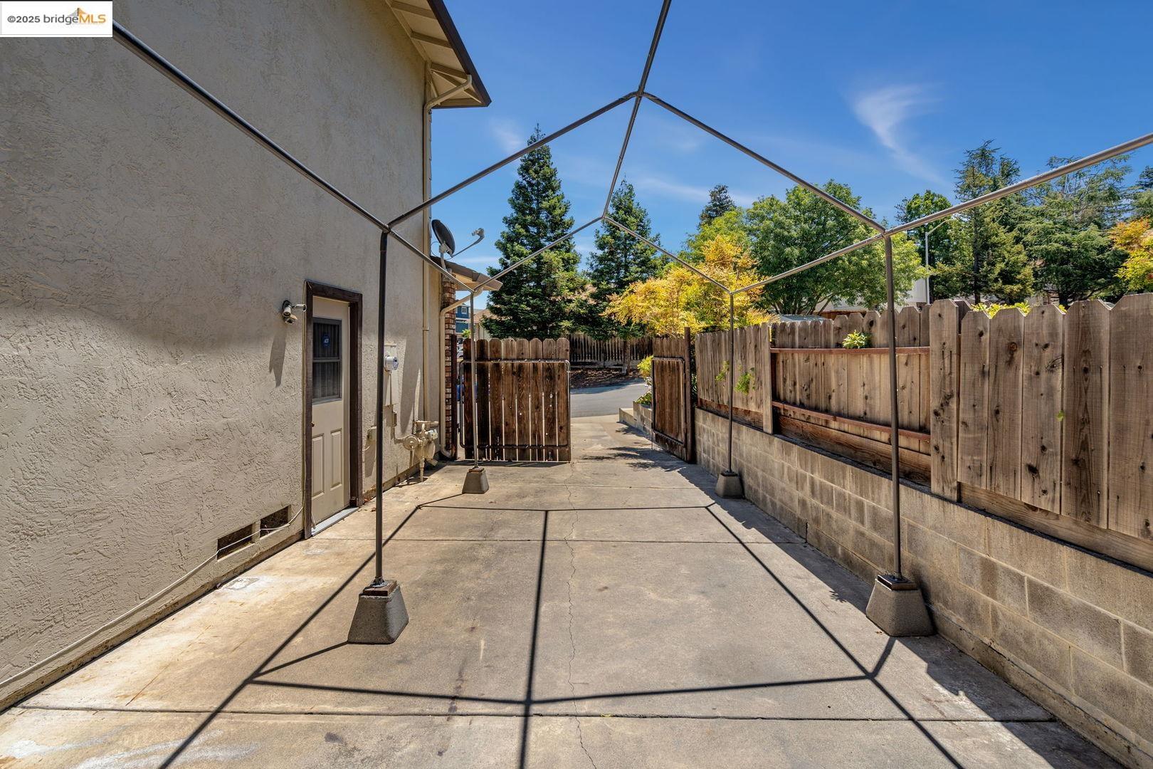 Detail Gallery Image 37 of 44 For 3300 Ashburton Dr, Antioch,  CA 94509 - 4 Beds | 2/1 Baths