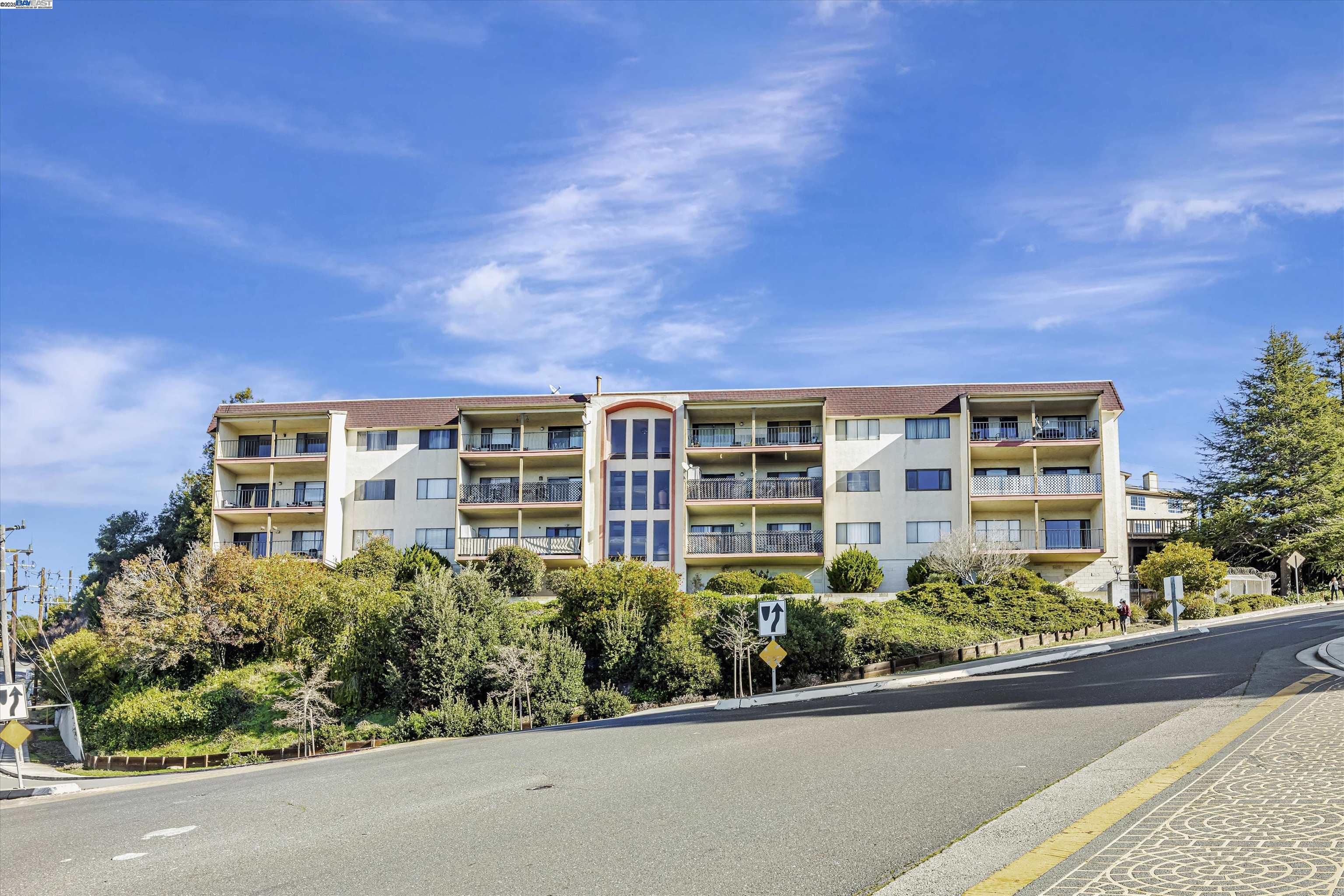 MLS: 41104237 Condo For Sale
