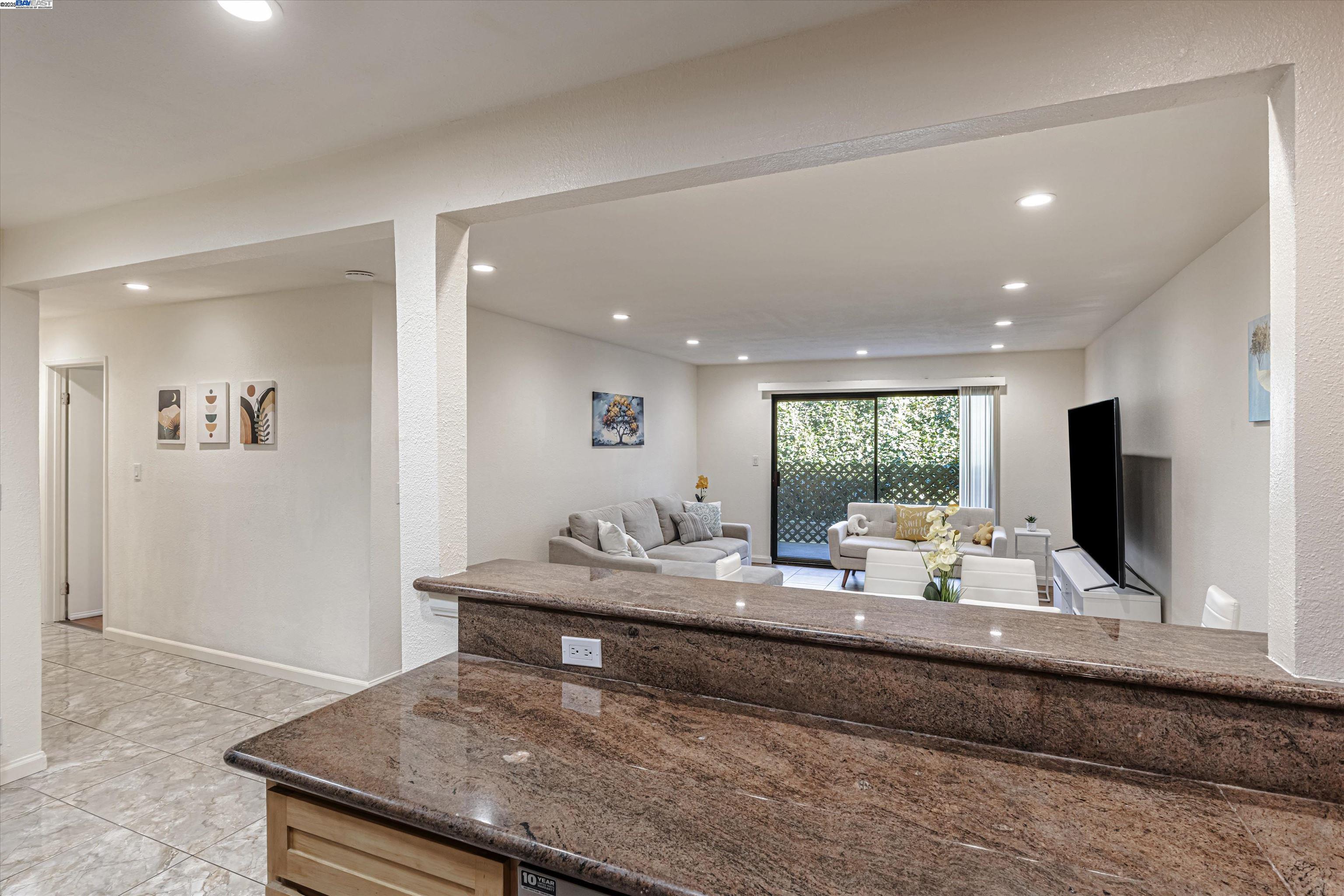Photo #11: 41104237 Listing: Photo #11