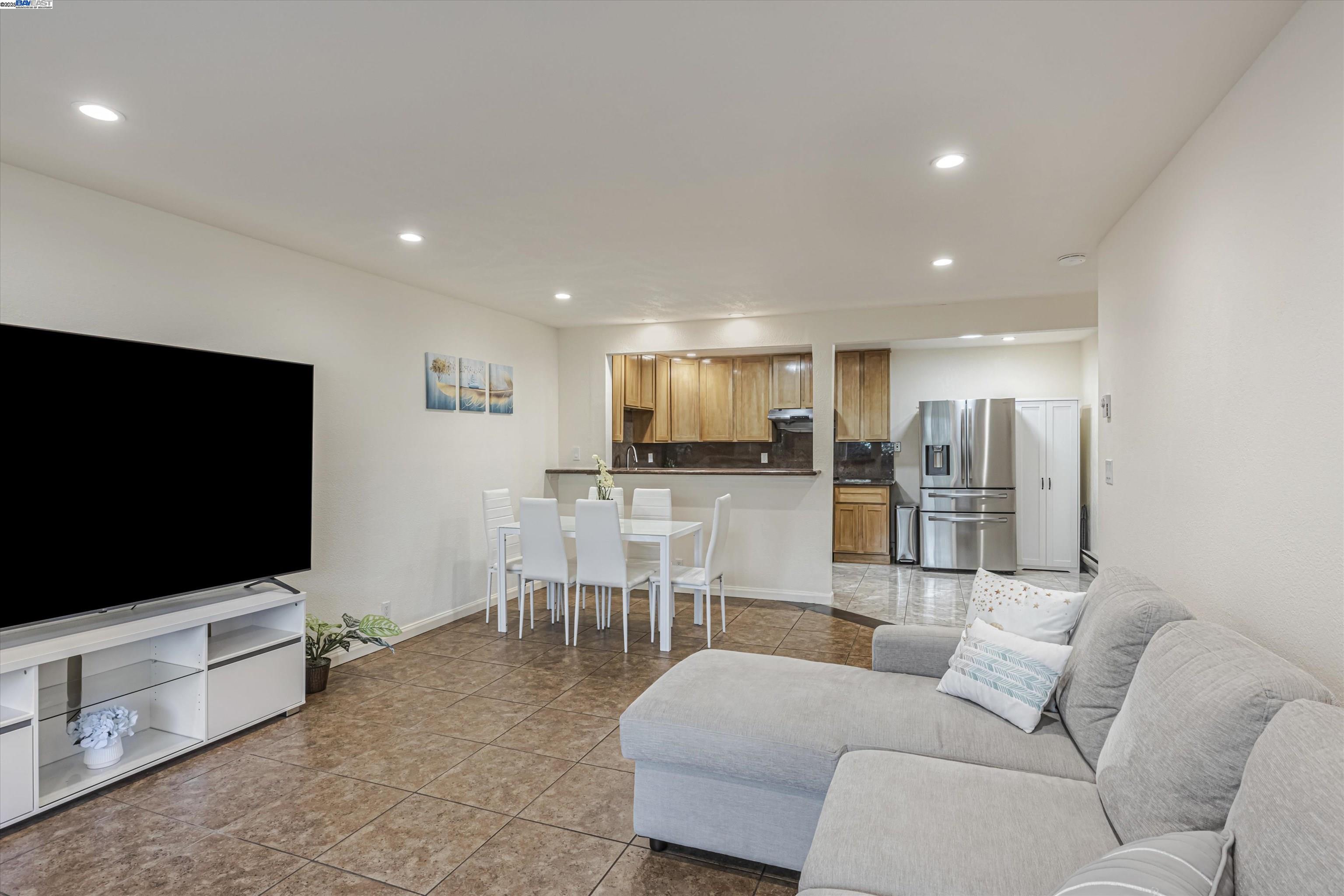Photo #5: 41104237 Listing 