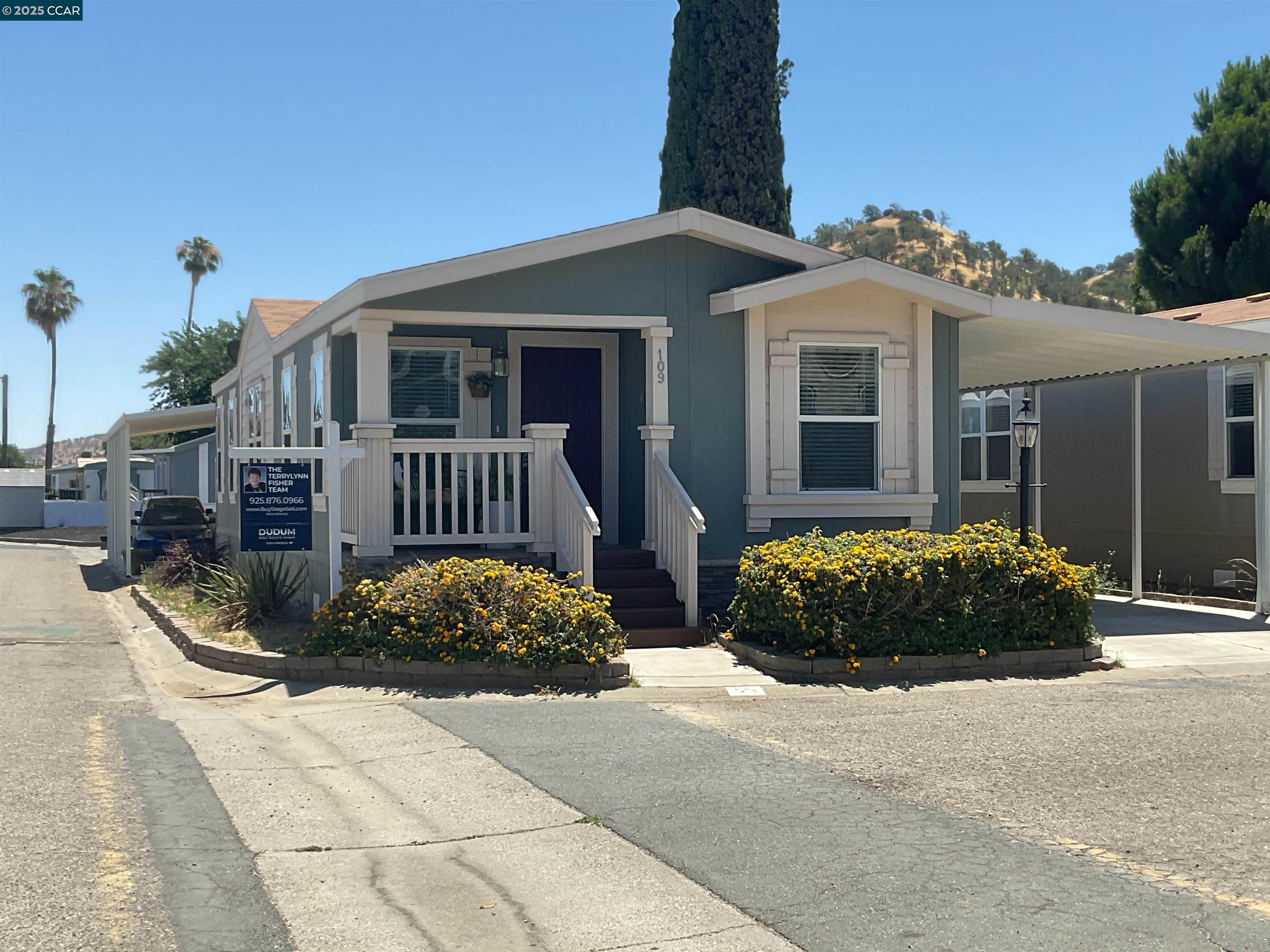 Detail Gallery Image 1 of 22 For 16711 Marsh Creek Rd #109,  Clayton,  CA 94517 - 2 Beds | 2 Baths
