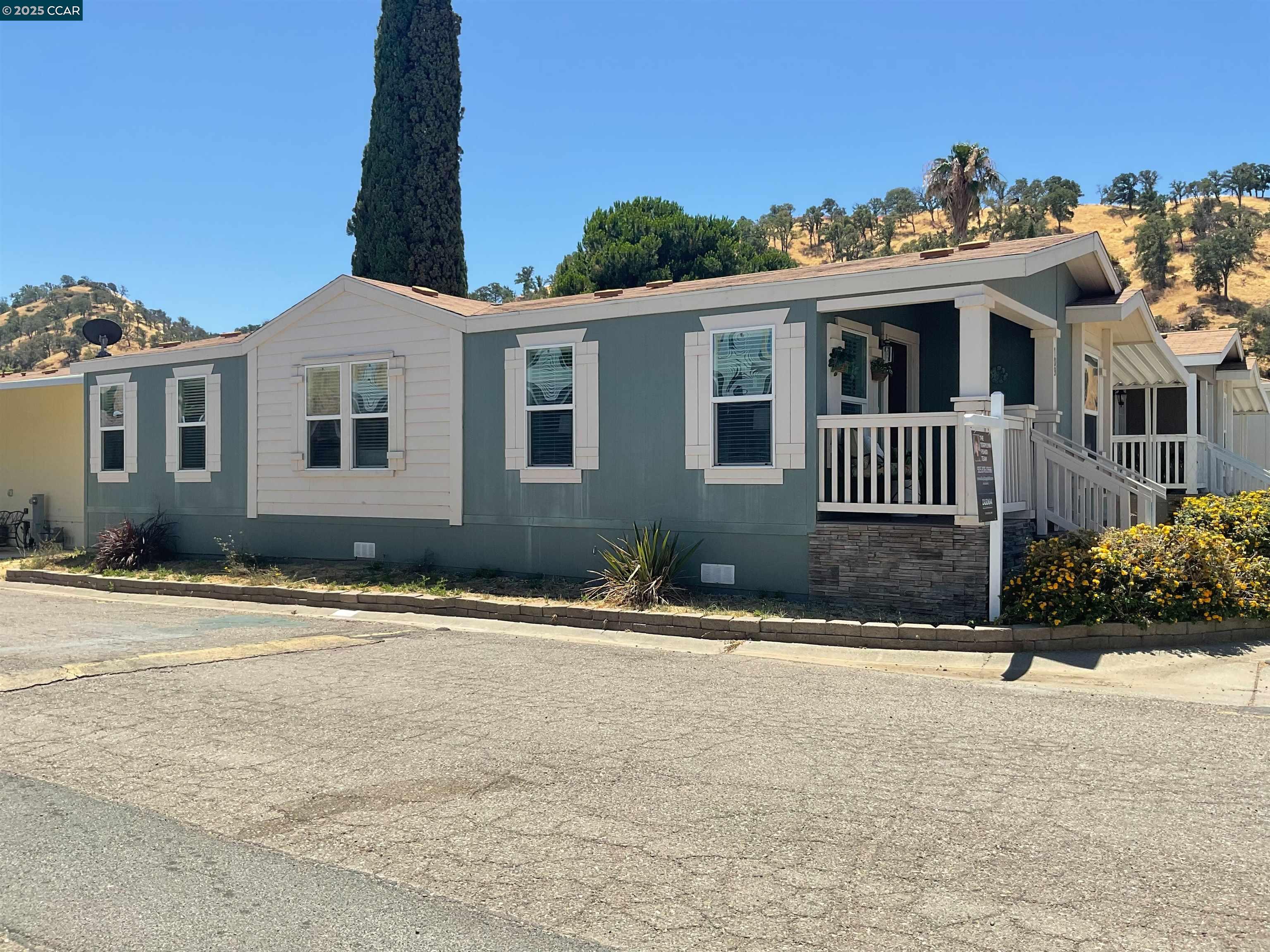 Detail Gallery Image 2 of 22 For 16711 Marsh Creek Rd #109,  Clayton,  CA 94517 - 2 Beds | 2 Baths