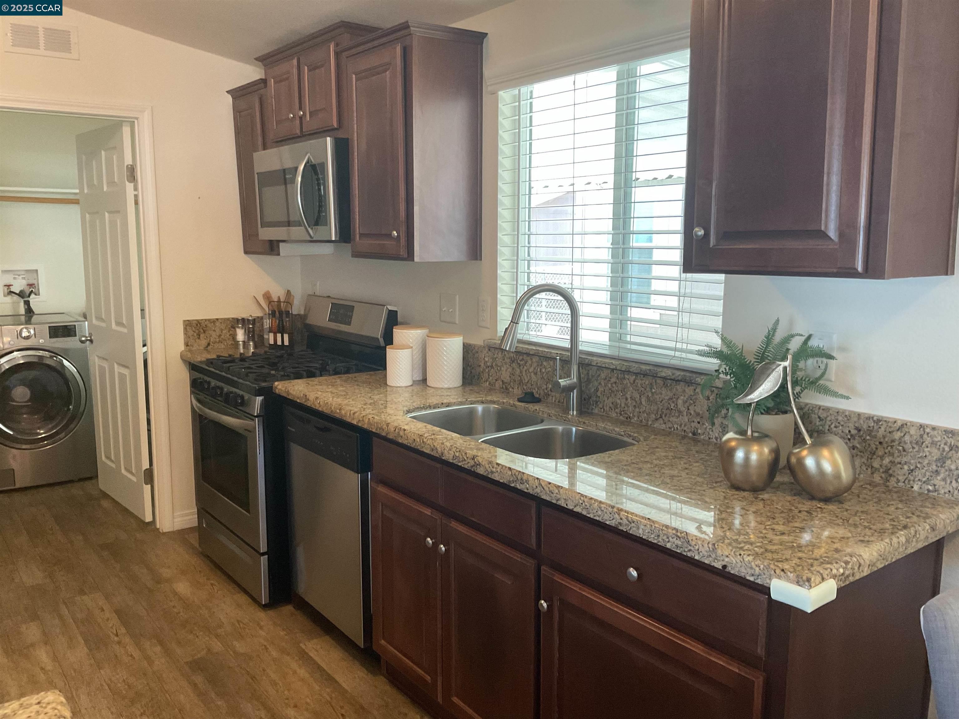 Detail Gallery Image 9 of 22 For 16711 Marsh Creek Rd #109,  Clayton,  CA 94517 - 2 Beds | 2 Baths