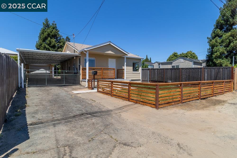 Detail Gallery Image 3 of 45 For 1251 Delacy Ave, Martinez,  CA 94553 - 3 Beds | 2 Baths