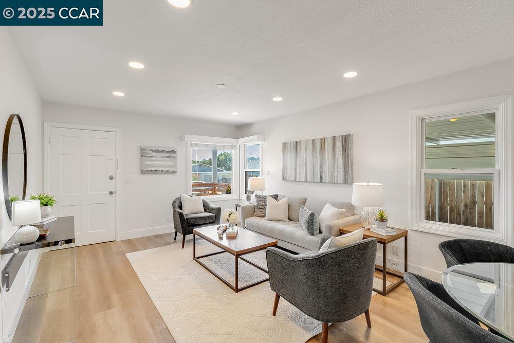 Detail Gallery Image 10 of 45 For 1251 Delacy Ave, Martinez,  CA 94553 - 3 Beds | 2 Baths