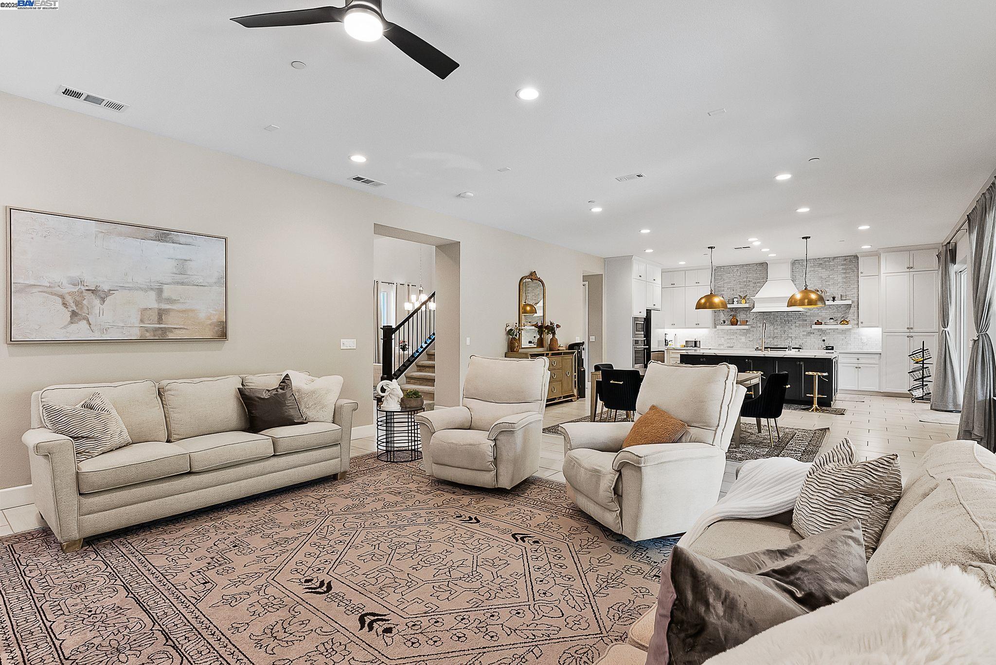 Detail Gallery Image 11 of 53 For 1949 Decanter Cir, Brentwood,  CA 94513 - 4 Beds | 4 Baths