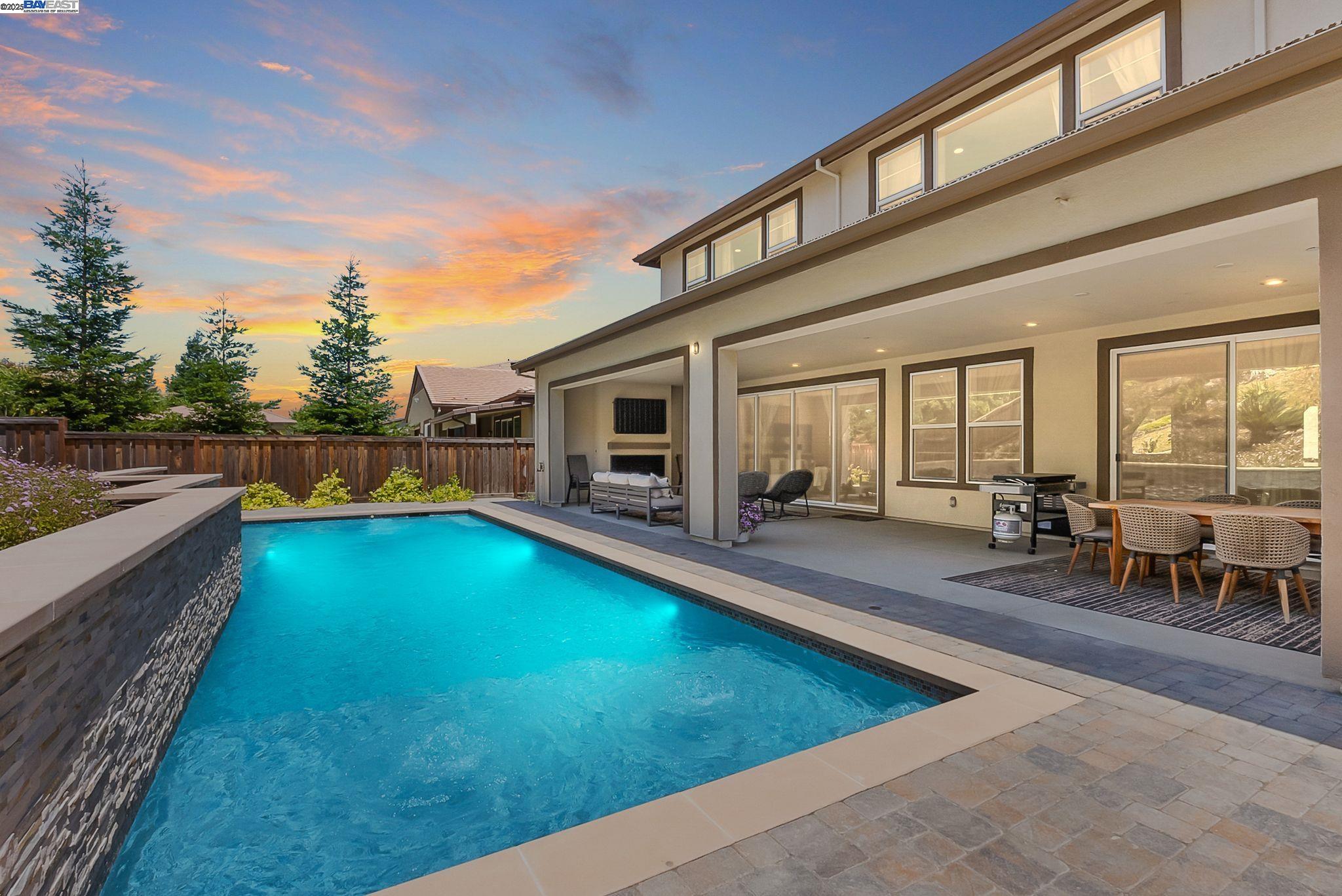Detail Gallery Image 3 of 53 For 1949 Decanter Cir, Brentwood,  CA 94513 - 4 Beds | 4 Baths
