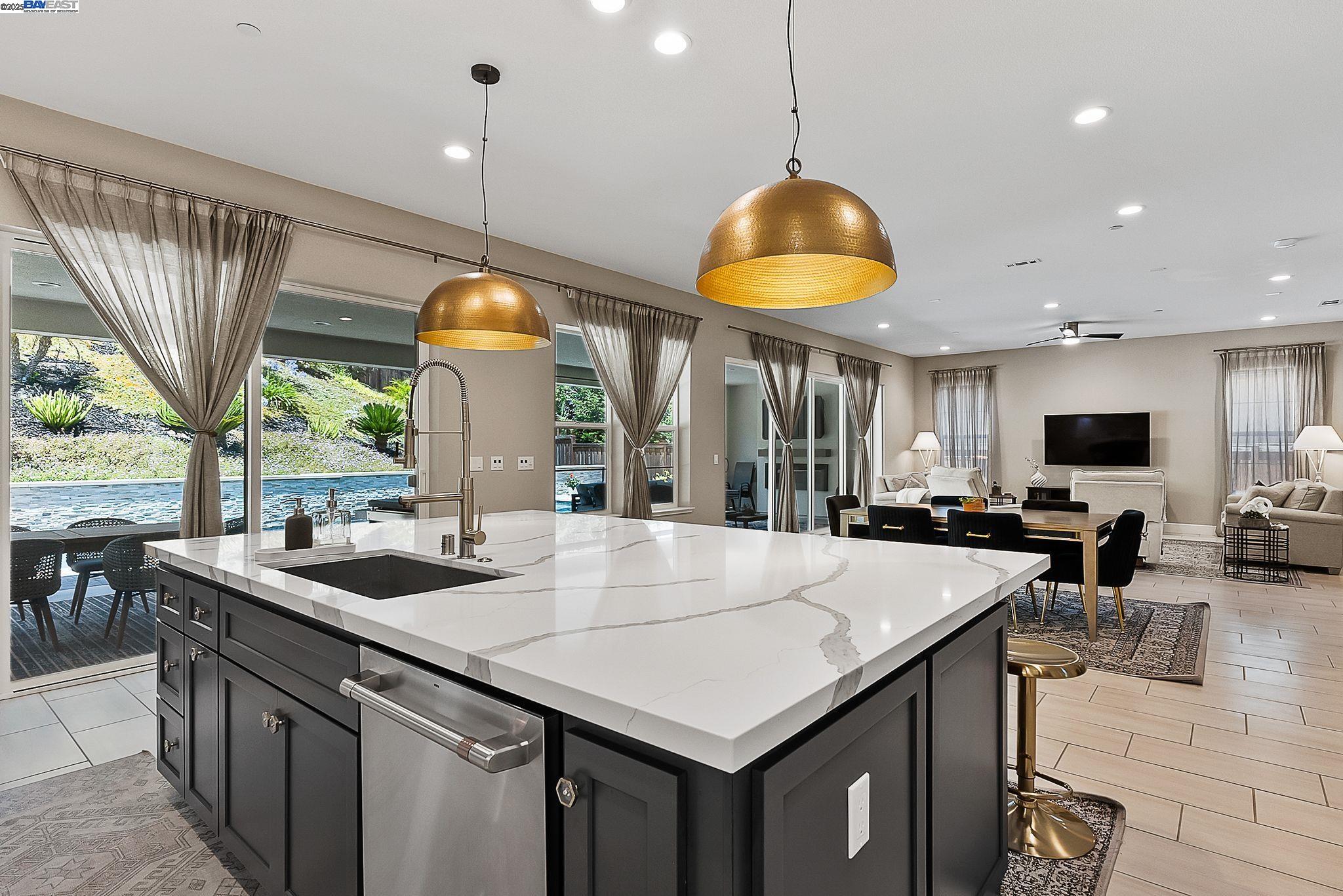Detail Gallery Image 21 of 53 For 1949 Decanter Cir, Brentwood,  CA 94513 - 4 Beds | 4 Baths