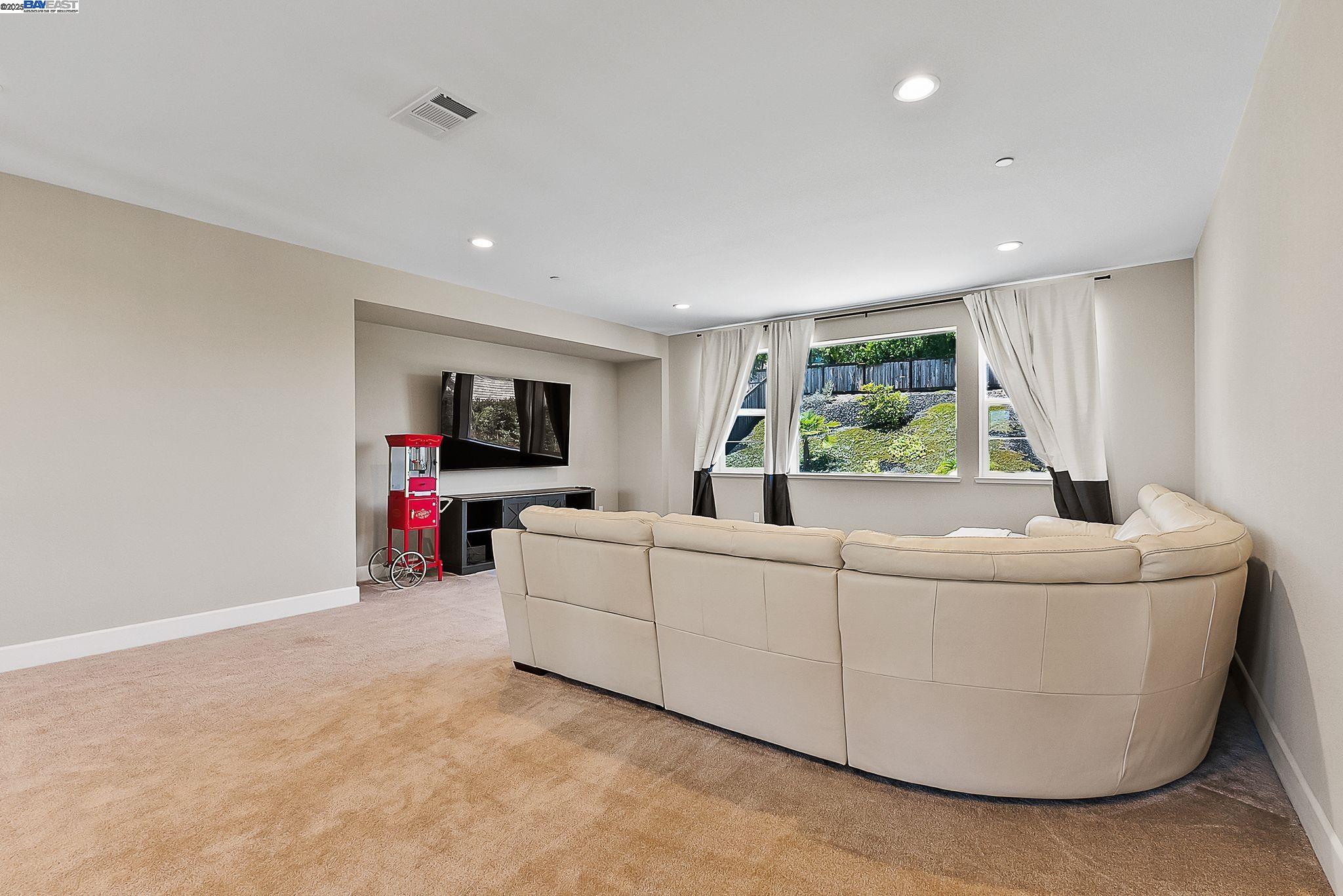 Detail Gallery Image 22 of 53 For 1949 Decanter Cir, Brentwood,  CA 94513 - 4 Beds | 4 Baths