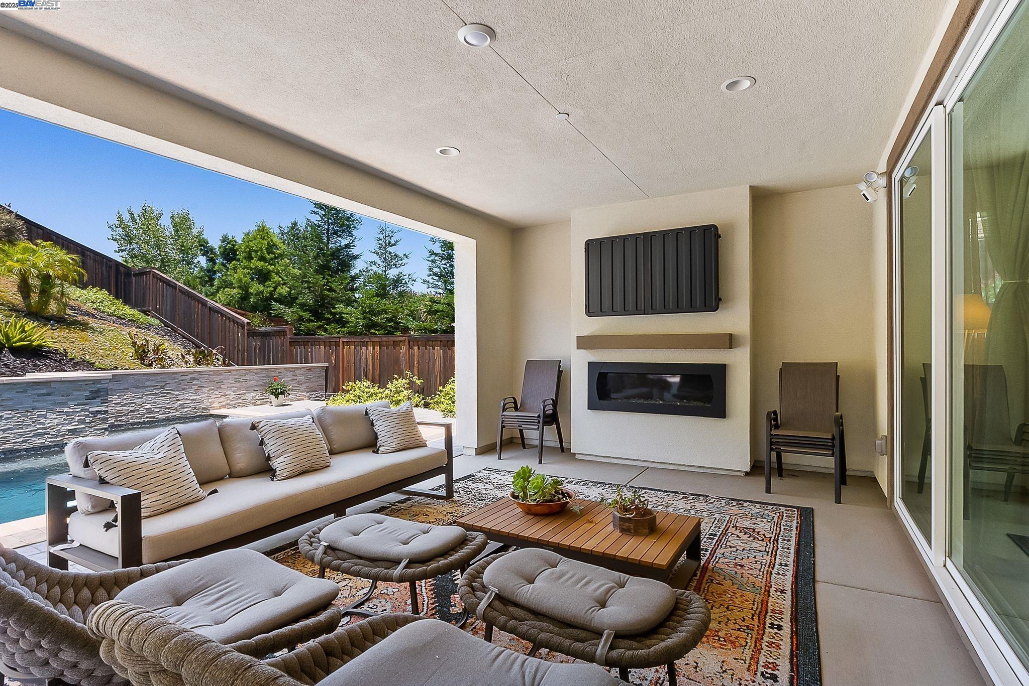 Detail Gallery Image 4 of 53 For 1949 Decanter Cir, Brentwood,  CA 94513 - 4 Beds | 4 Baths