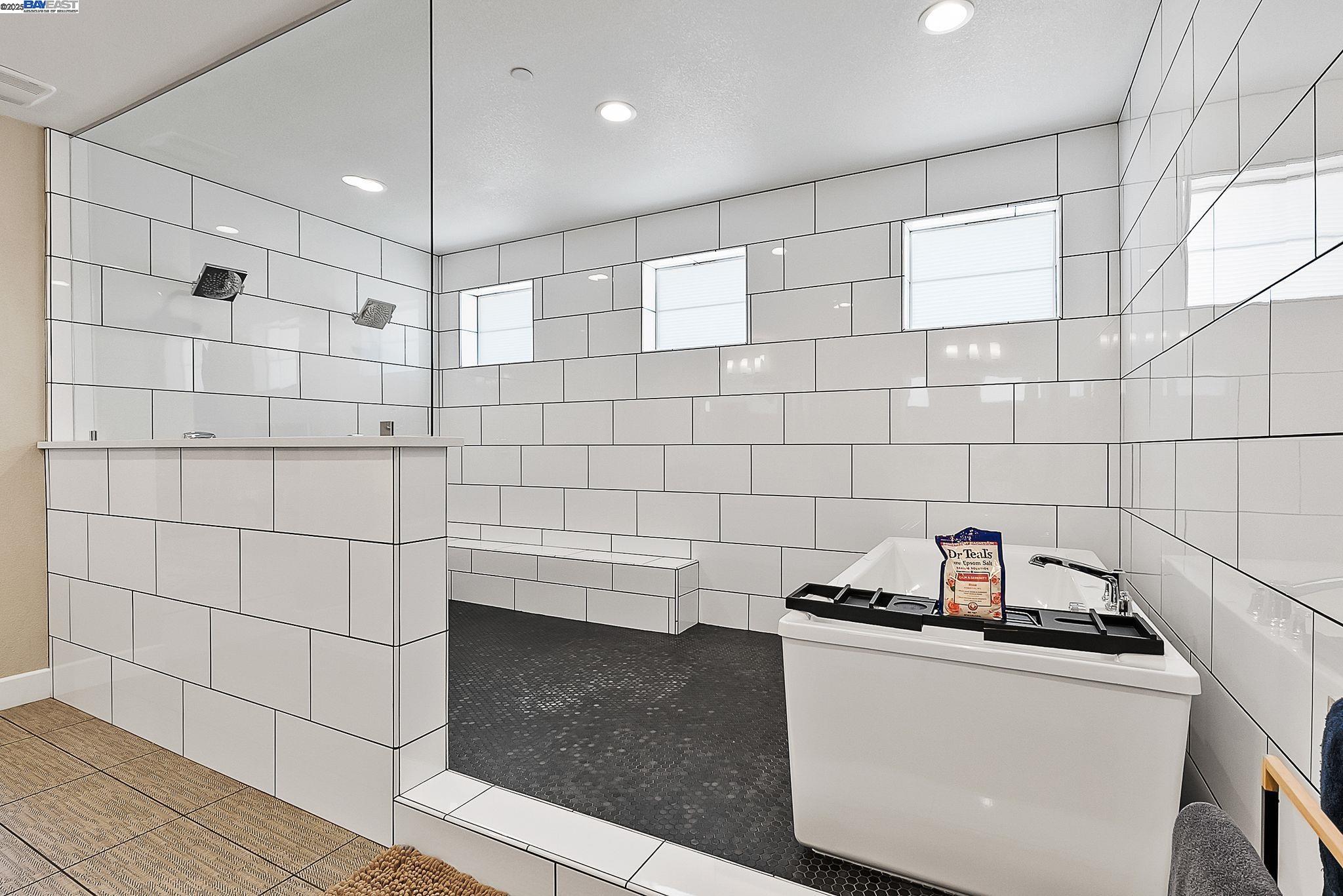 Detail Gallery Image 36 of 53 For 1949 Decanter Cir, Brentwood,  CA 94513 - 4 Beds | 4 Baths