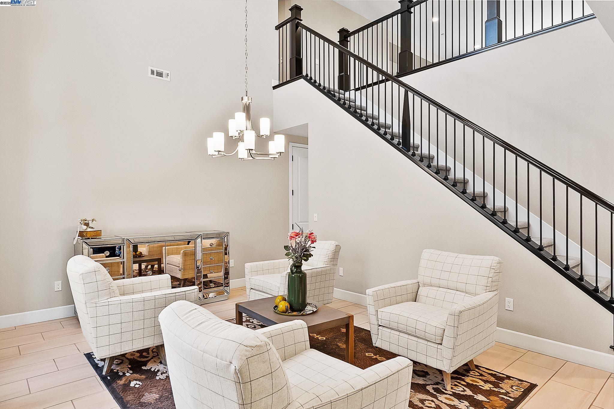 Detail Gallery Image 5 of 53 For 1949 Decanter Cir, Brentwood,  CA 94513 - 4 Beds | 4 Baths