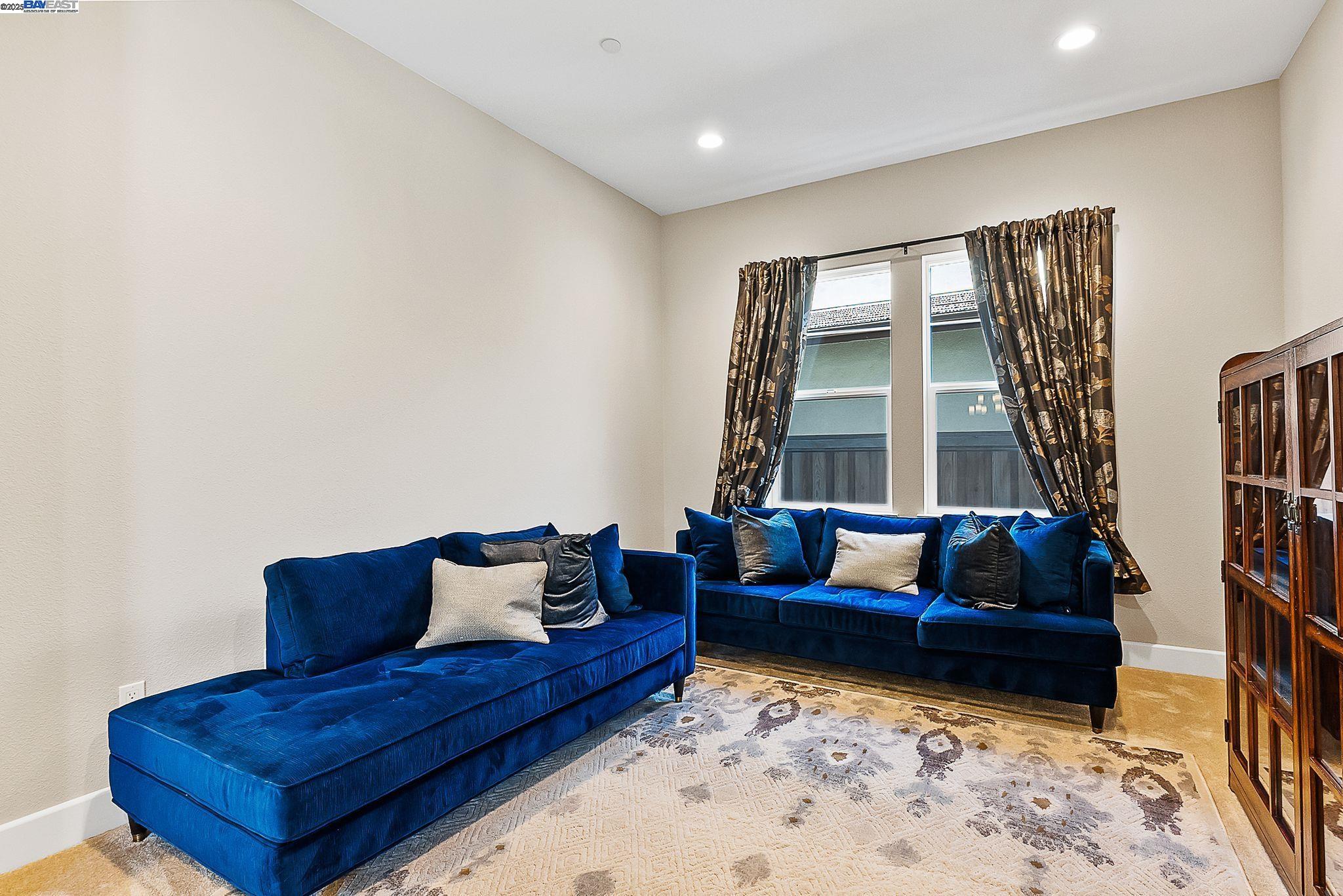 Detail Gallery Image 8 of 53 For 1949 Decanter Cir, Brentwood,  CA 94513 - 4 Beds | 4 Baths