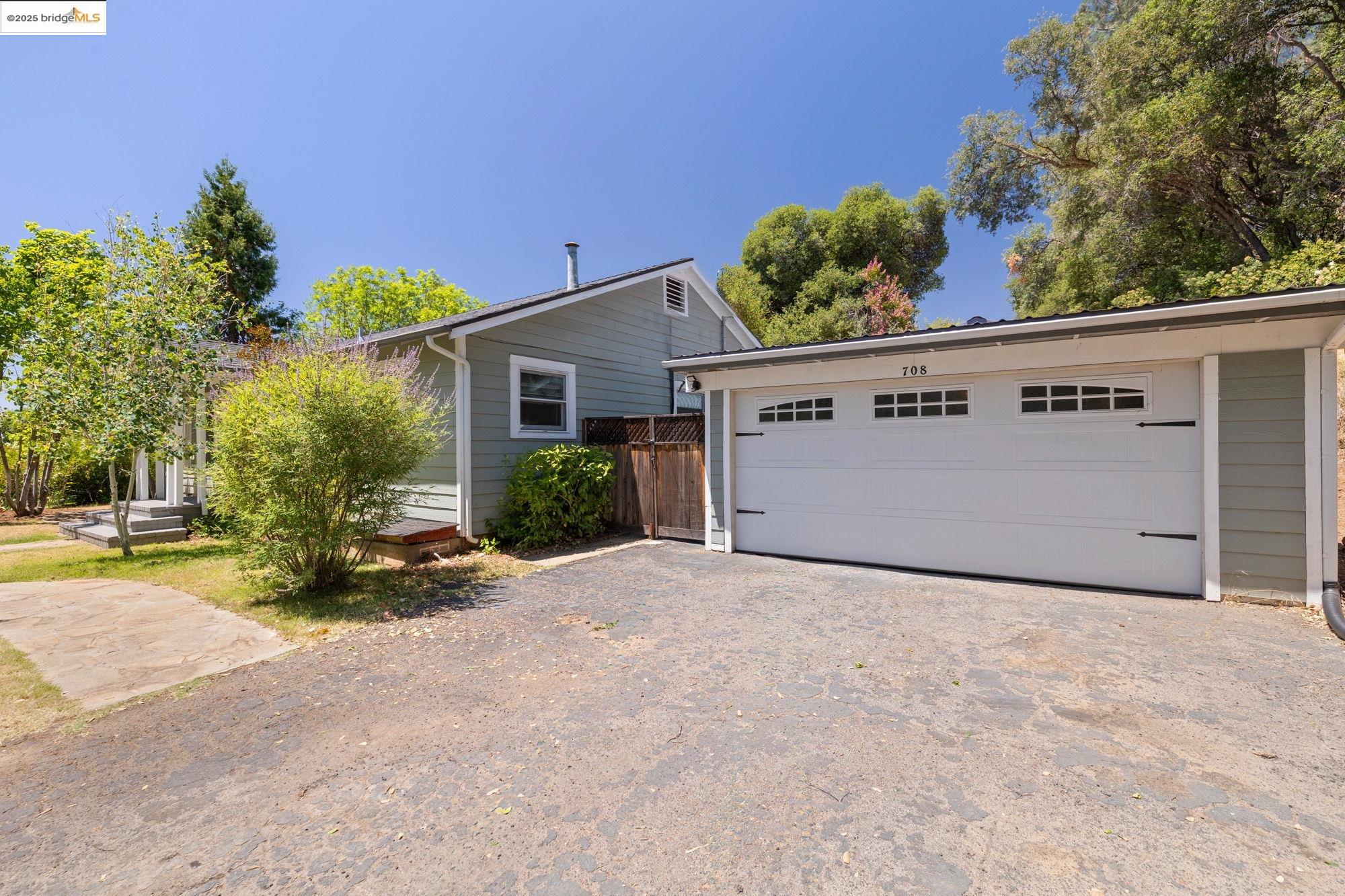 Detail Gallery Image 4 of 24 For 708 E Bald Mountain Rd, Sonora,  CA 95370 - 2 Beds | 1 Baths