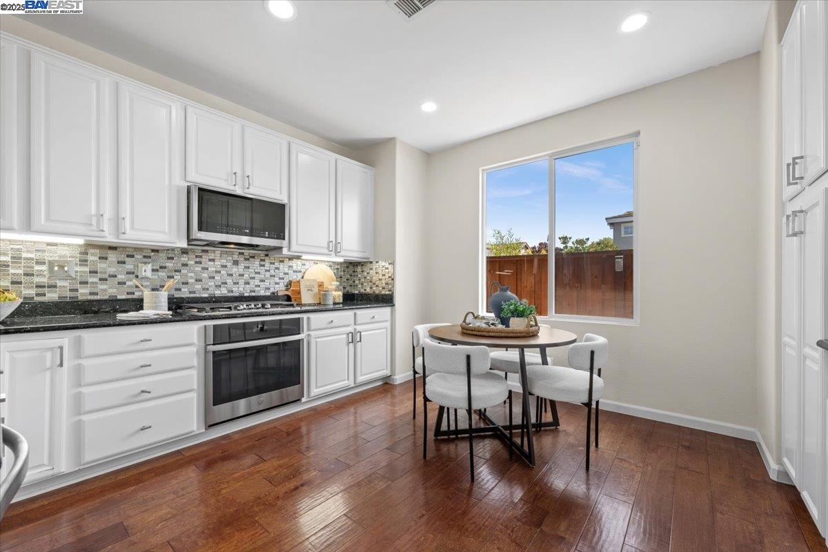 Detail Gallery Image 18 of 60 For 4775 Mahogany St, Dublin,  CA 94568 - 4 Beds | 2/1 Baths