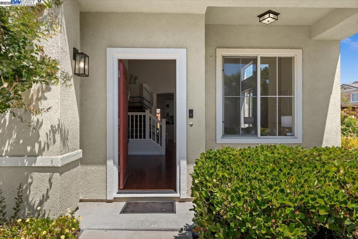 Detail Gallery Image 4 of 60 For 4775 Mahogany St, Dublin,  CA 94568 - 4 Beds | 2/1 Baths
