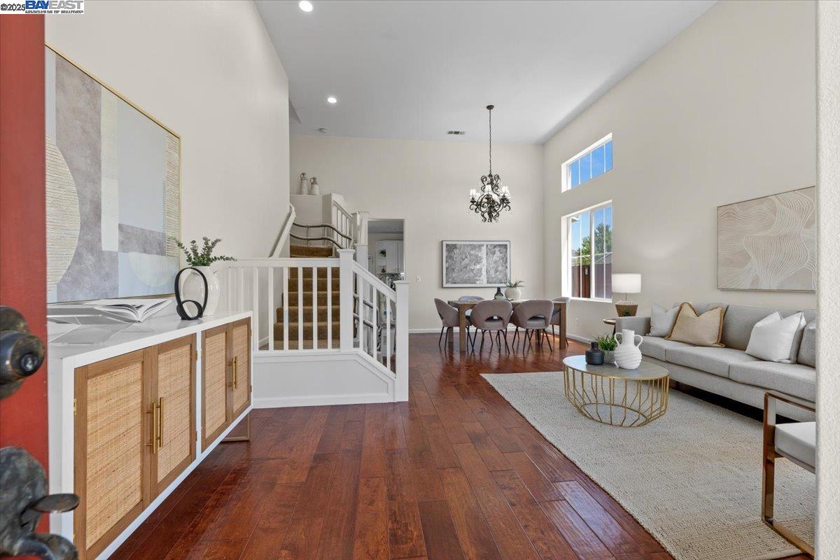 Detail Gallery Image 6 of 60 For 4775 Mahogany St, Dublin,  CA 94568 - 4 Beds | 2/1 Baths