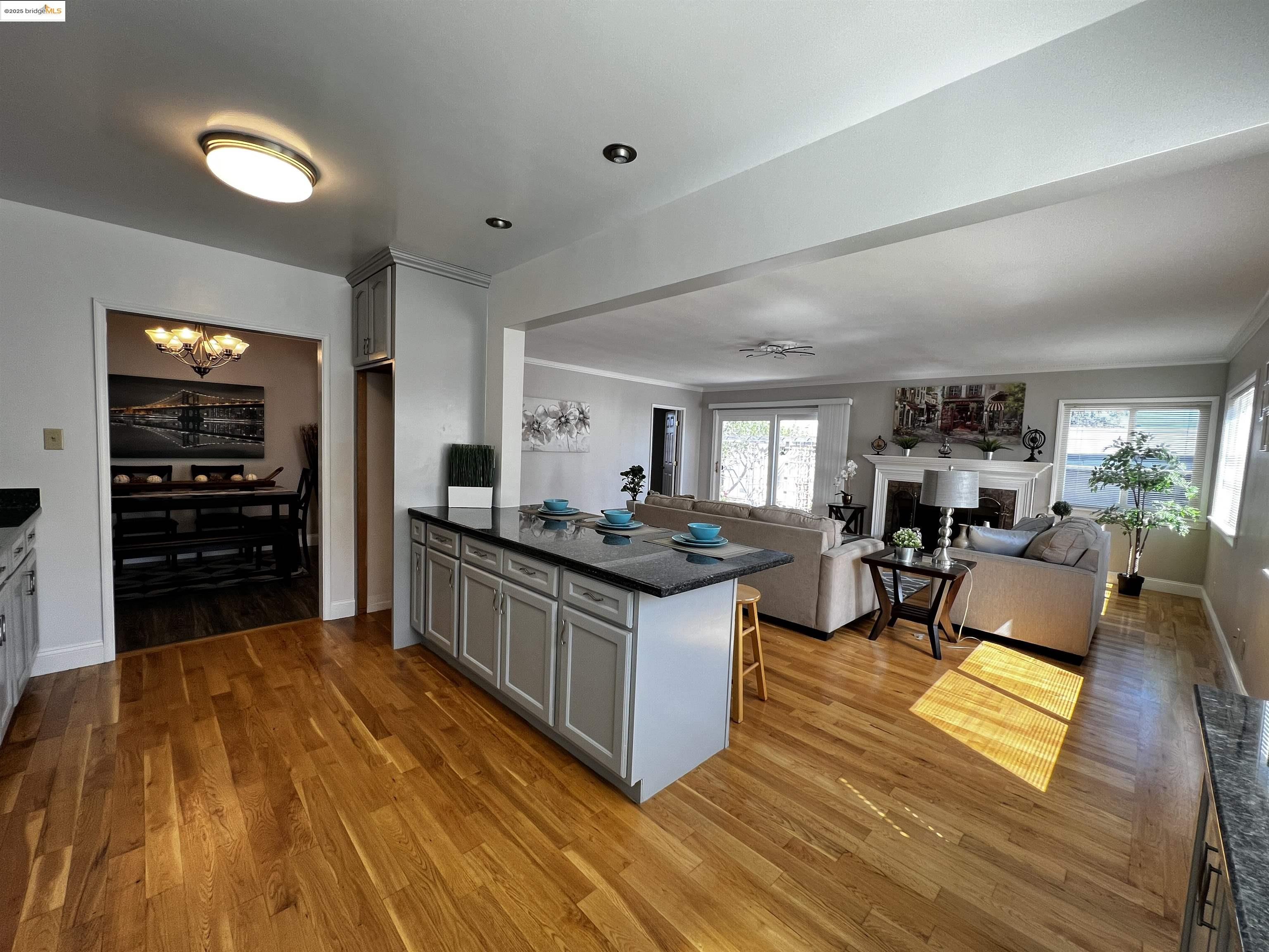 Detail Gallery Image 12 of 46 For 2119 Lincoln Ave, Richmond,  CA 94801 - 3 Beds | 2 Baths