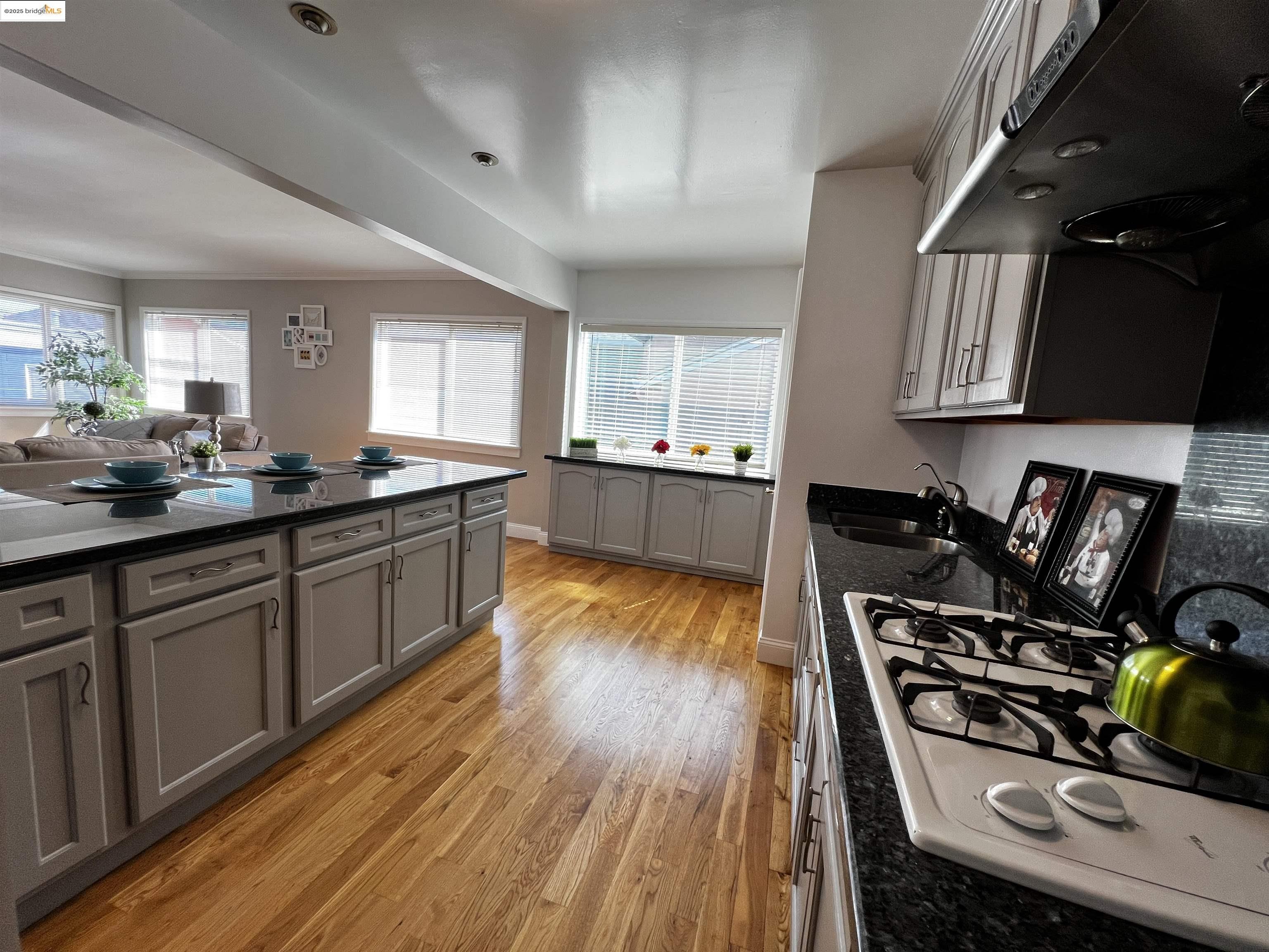 Detail Gallery Image 18 of 46 For 2119 Lincoln Ave, Richmond,  CA 94801 - 3 Beds | 2 Baths