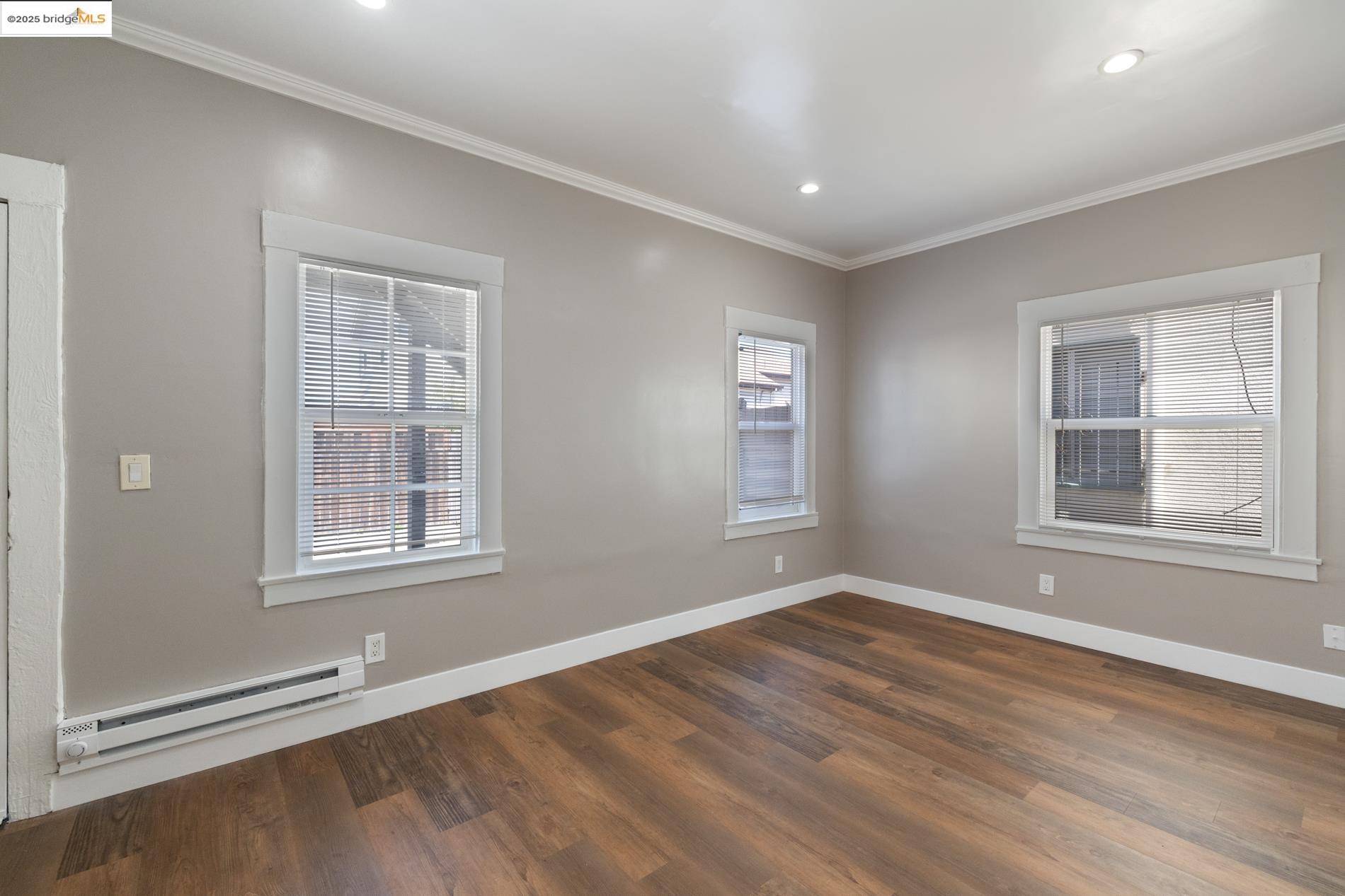 Detail Gallery Image 12 of 29 For 1138 E 15th St, Oakland,  CA 94606 - – Beds | – Baths