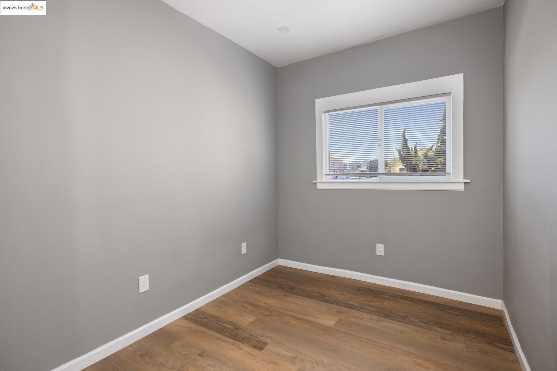 Detail Gallery Image 19 of 29 For 1138 E 15th St, Oakland,  CA 94606 - – Beds | – Baths
