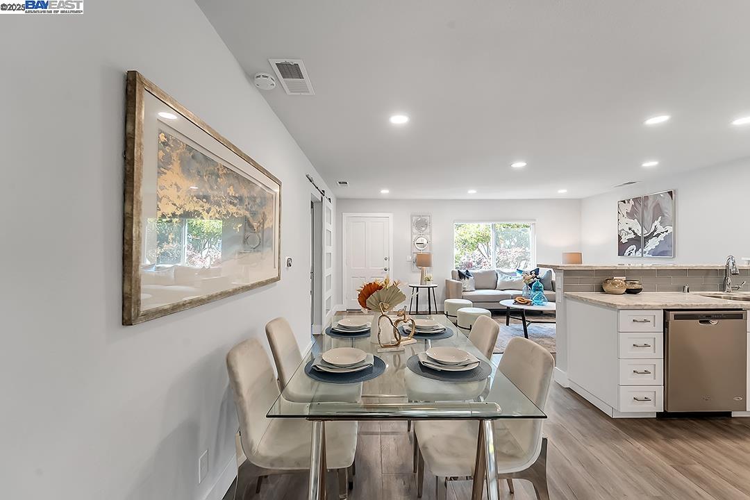 Detail Gallery Image 6 of 31 For 338 Orchard Ave, Sunnyvale,  CA 94085 - 3 Beds | 2 Baths
