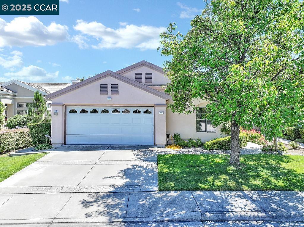 Detail Gallery Image 2 of 40 For 1570 Crispin Dr, Brentwood,  CA 94513 - 2 Beds | 2 Baths