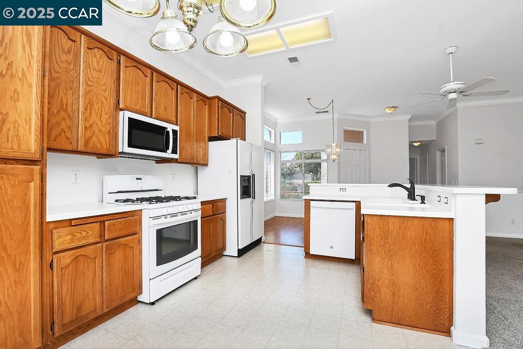 Detail Gallery Image 16 of 40 For 1570 Crispin Dr, Brentwood,  CA 94513 - 2 Beds | 2 Baths