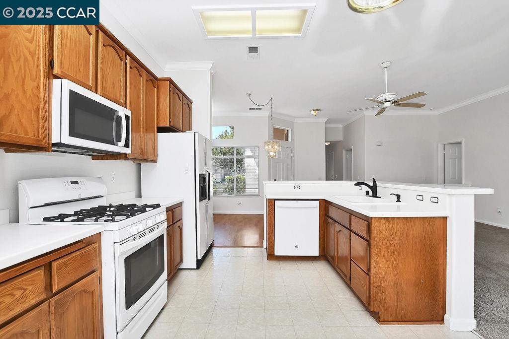 Detail Gallery Image 17 of 40 For 1570 Crispin Dr, Brentwood,  CA 94513 - 2 Beds | 2 Baths