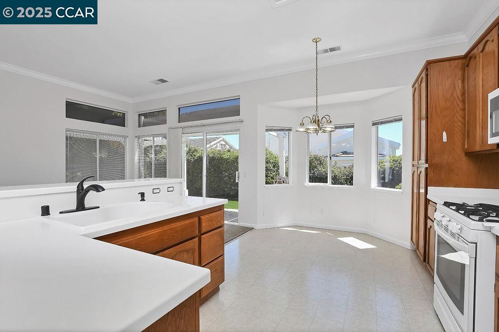 Detail Gallery Image 18 of 40 For 1570 Crispin Dr, Brentwood,  CA 94513 - 2 Beds | 2 Baths