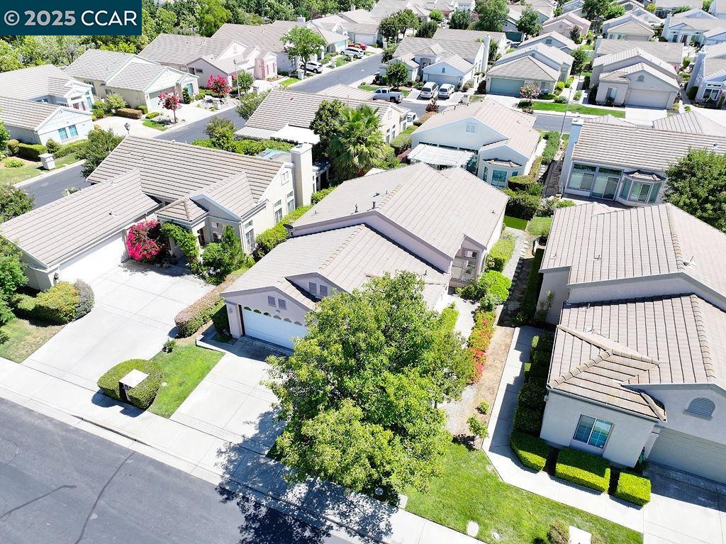 Detail Gallery Image 3 of 40 For 1570 Crispin Dr, Brentwood,  CA 94513 - 2 Beds | 2 Baths